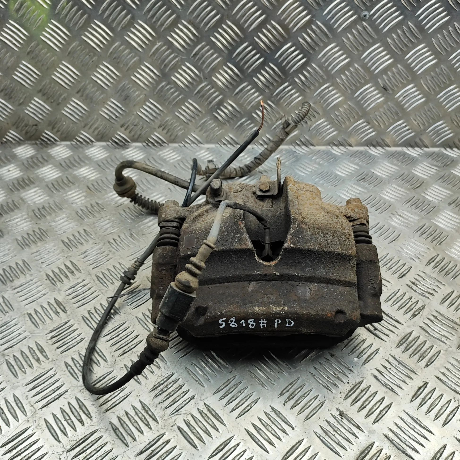 Volkswagen Crafter Brake caliper — front right Brake caliper — front right — VW CRAFTER (Van S...