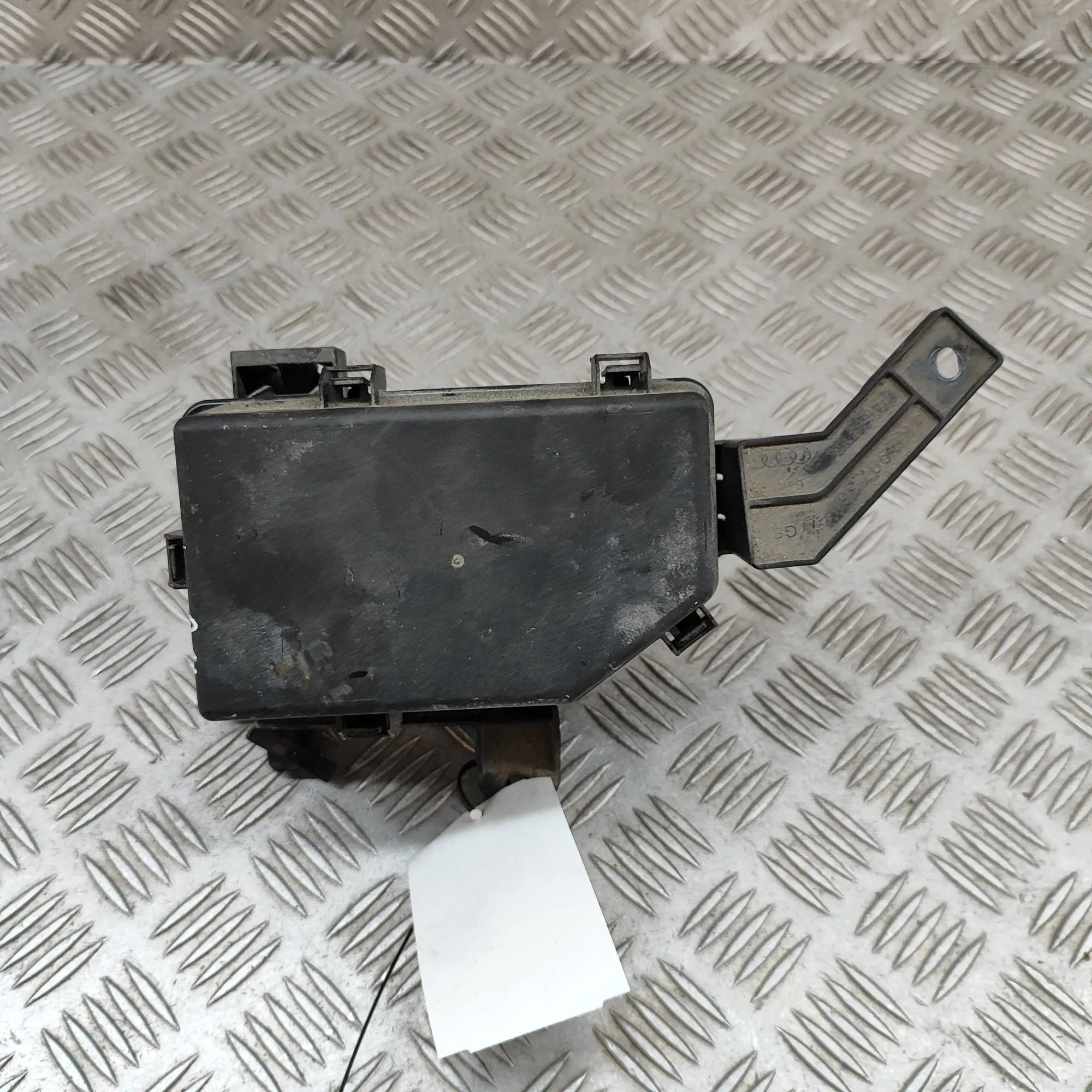 Audi e-tron Fuse box Fuse box — AUDI E-TRON (GEN) (2018-...) — 4KE93...