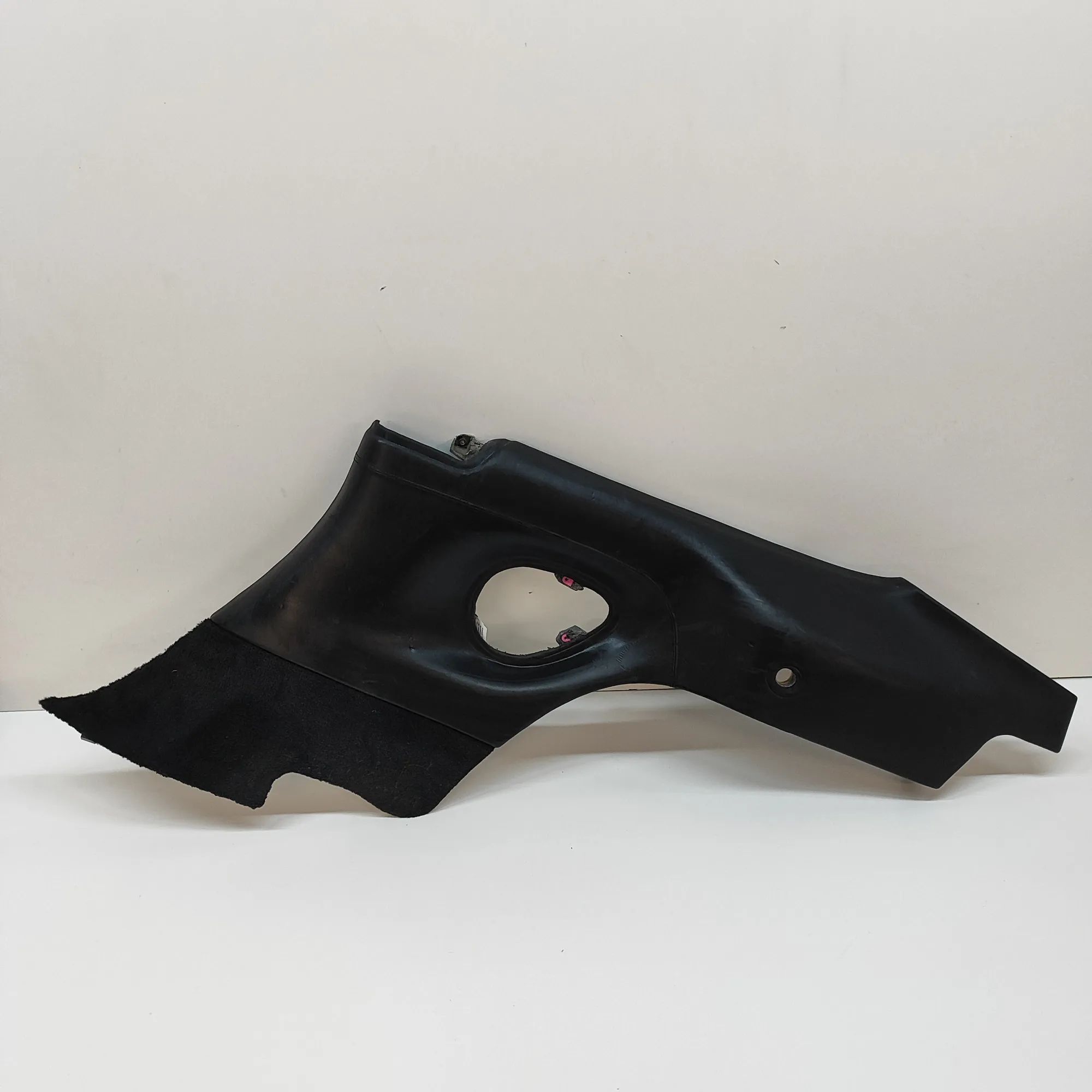 Porsche 911 (996) Left Side Trunk Trim Left Side Trunk Trim — PORSCHE 911 (996) (1997-...