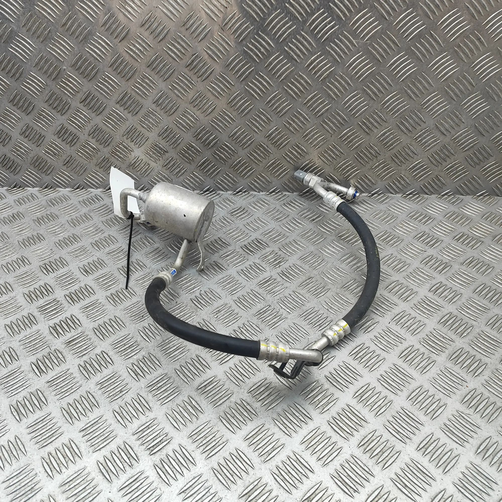 Kia EV6 A/C Air Con Hose Pipe A/C Air Con Hose Pipe — KIA EV6 (CV) (2021-...)...