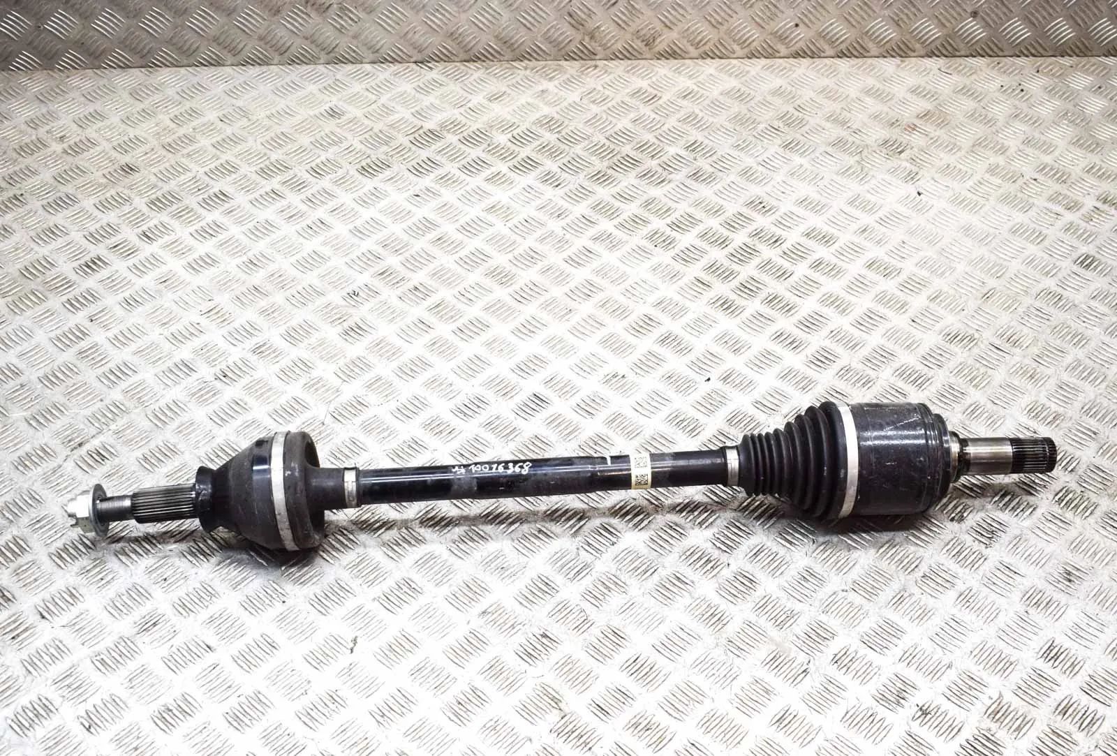 Maserati Levante Rear Left Driveshaft Rear Left Driveshaft — MASERATI LEVANTE (SUV M1...