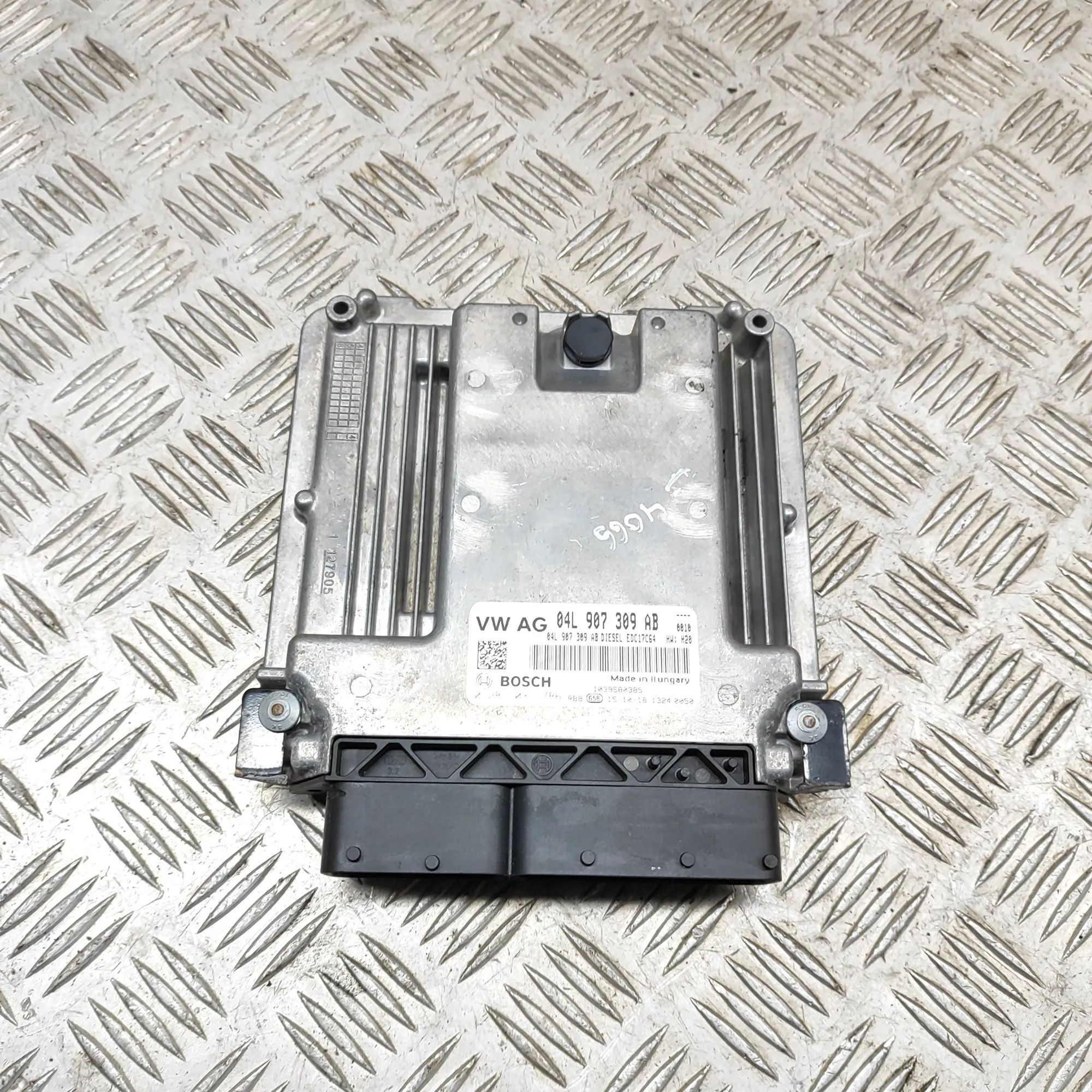 Audi Q3 (8U) Engine Control Unit Engine Control Unit — AUDI Q3 (8U) (2011-2018) ...