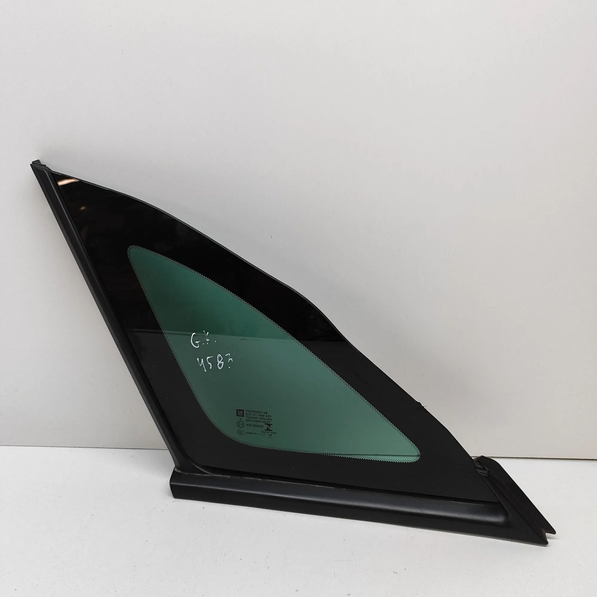 Opel Crossland X Rear Left Quarter Window Rear Left Quarter Window — OPEL CROSSLAND (X P1...