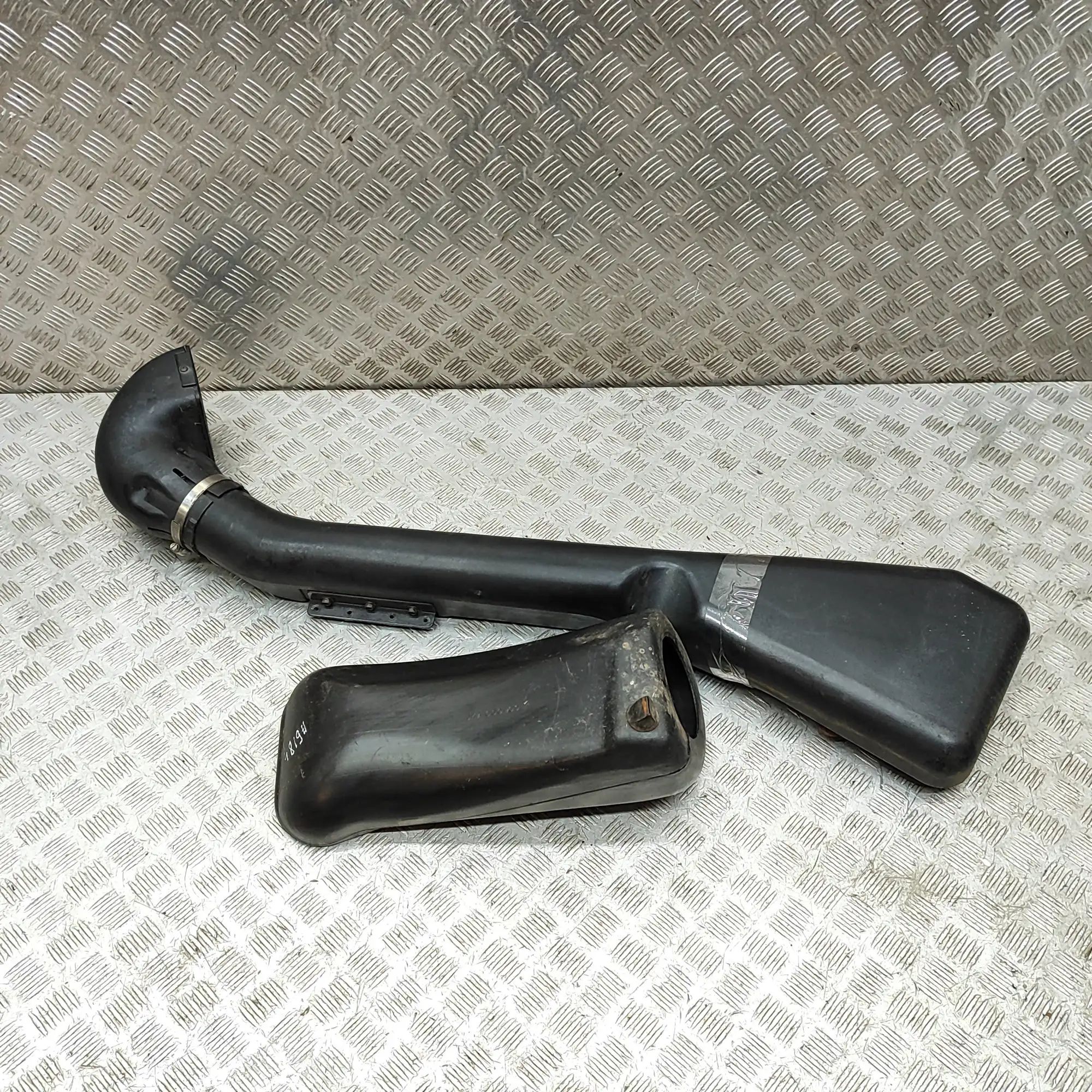 Land Rover Defender Air Intake Tube Air Intake Tube — LAND ROVER DEFENDER (L315) (1...