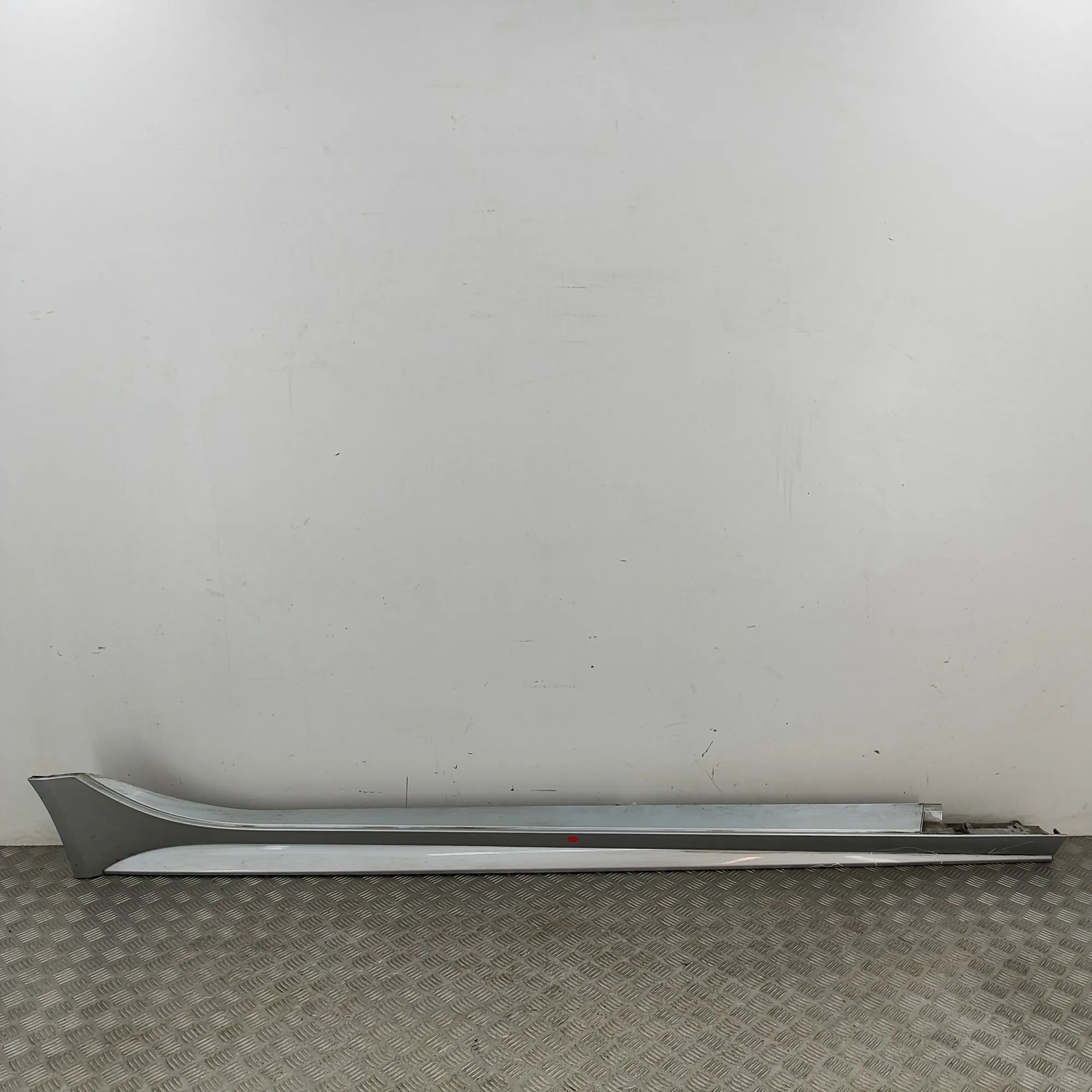 Jaguar XE Right Side Plastic Sideskirt Cover Right Side Plastic Sideskirt Cover — JAGUAR XE ...