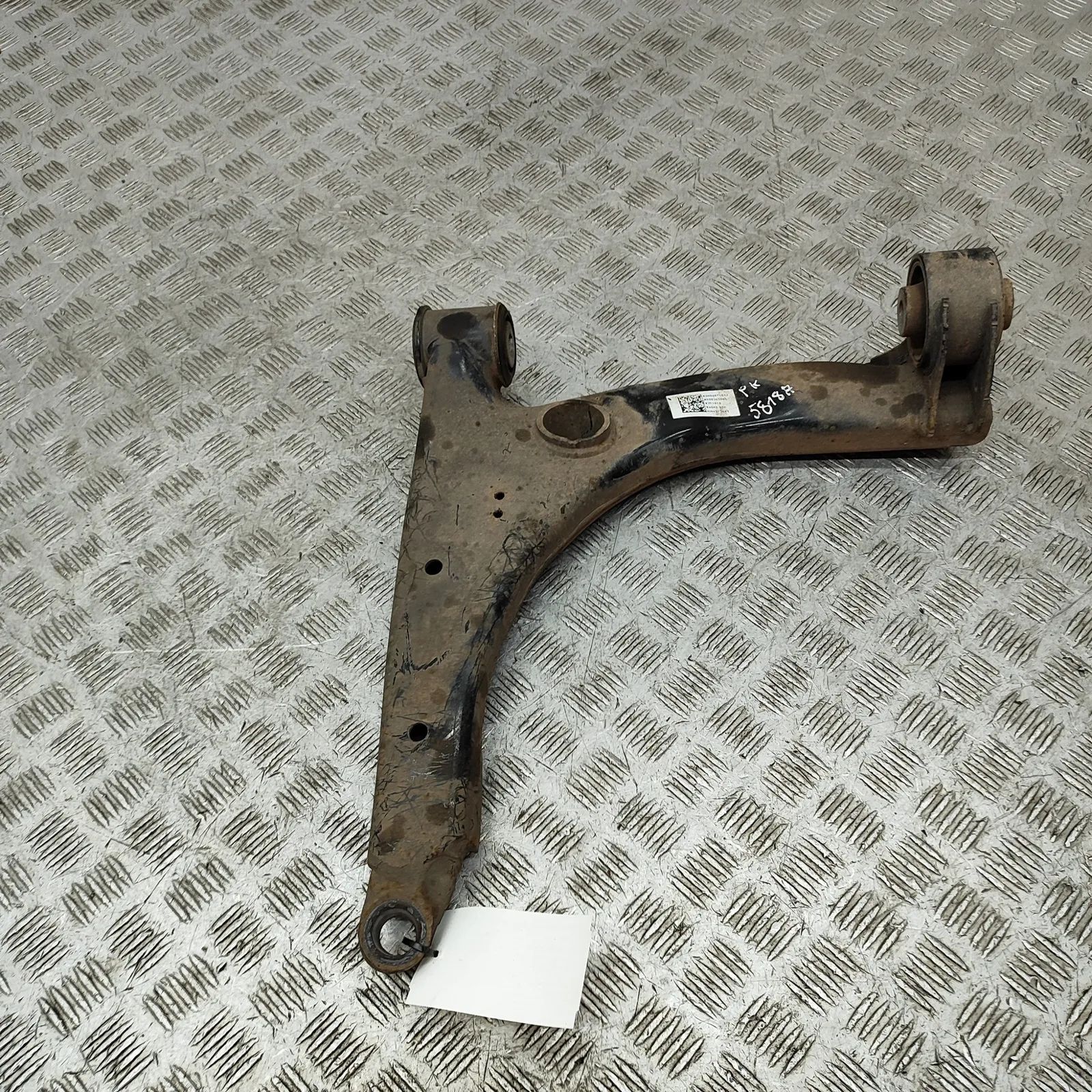 Volkswagen Crafter Front Left Lower Control Arm Front Left Lower Control Arm — VW CRAFTER (Van ...