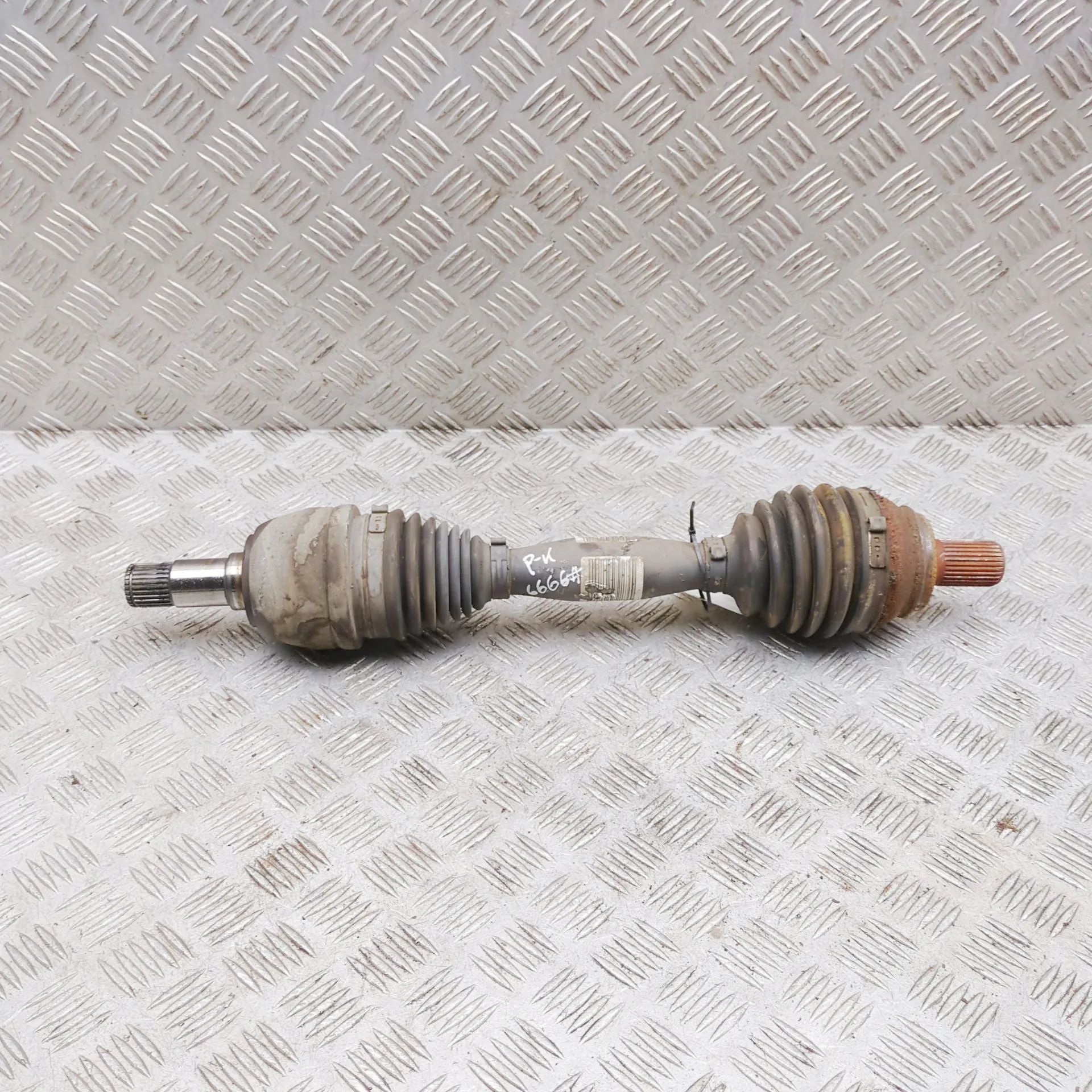 Mercedes-Benz CLA (C117) Front Left Driveshaft Front Left Driveshaft — MERCEDES BENZ CLA (Coup...