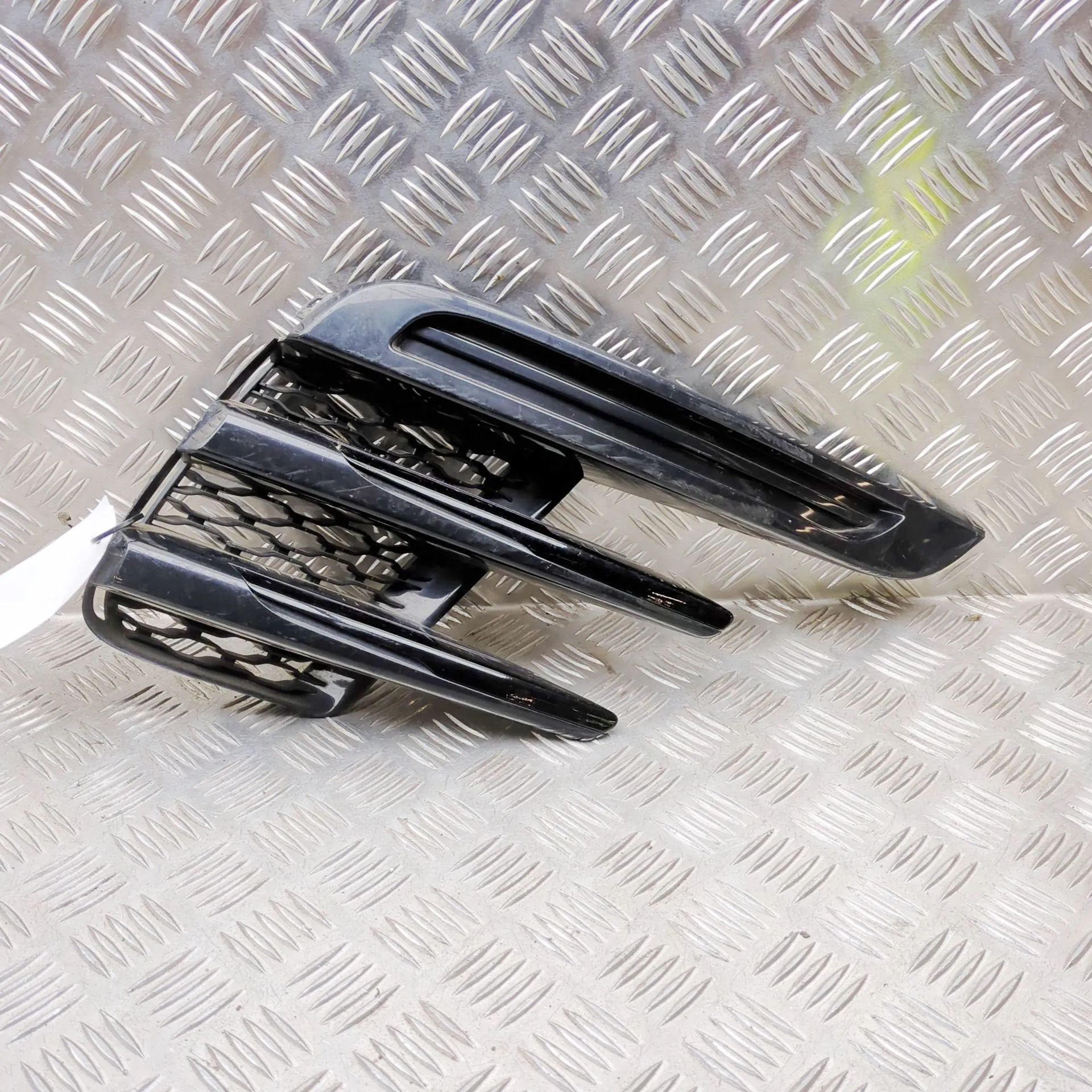 Land Rover Range Rover Velar Other Front Bumper Parts Other Front Bumper Parts — LAND ROVER RANGE ROV...