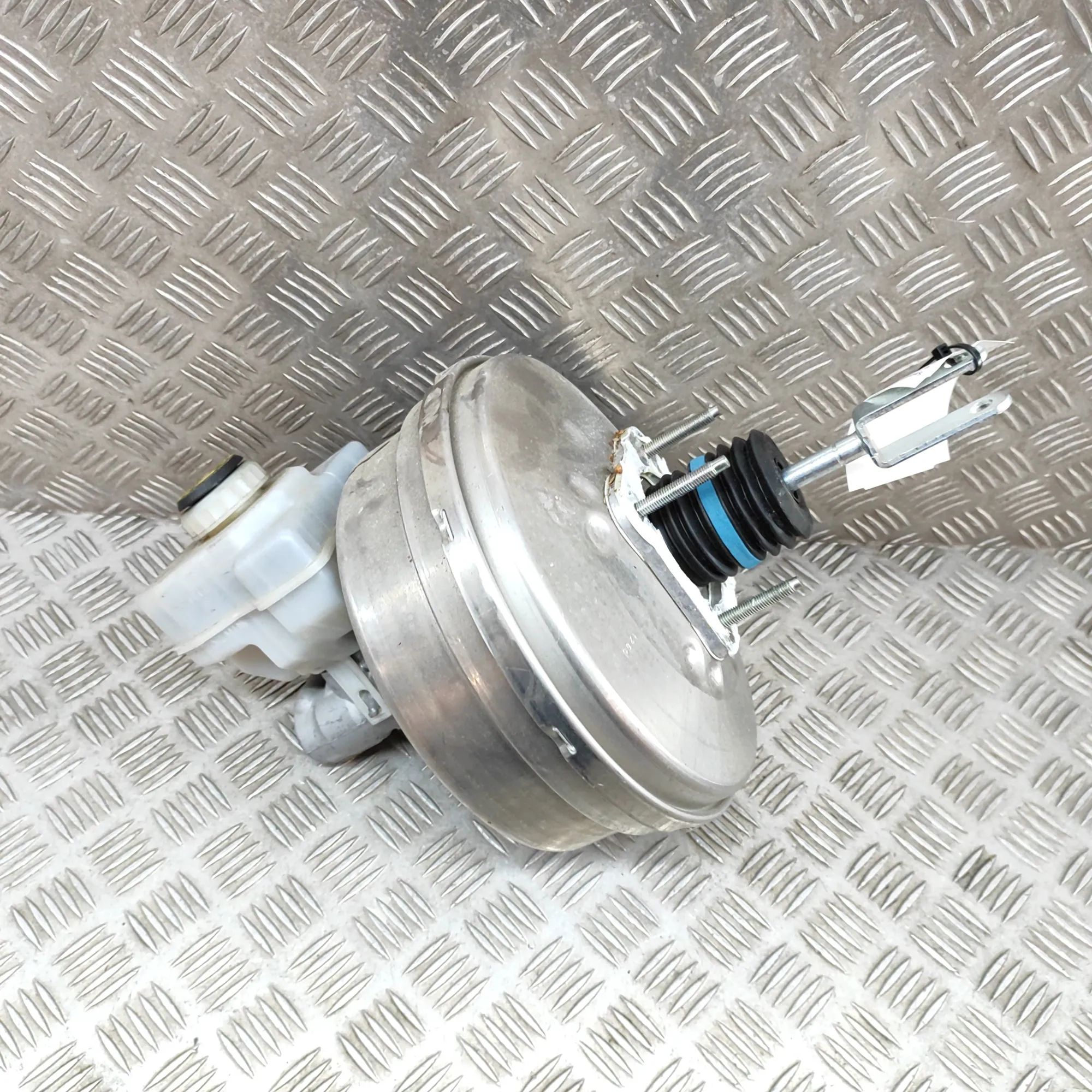 Land Rover Discovery Brake Servo Booster Brake Servo Booster — LAND ROVER DISCOVERY (V L...