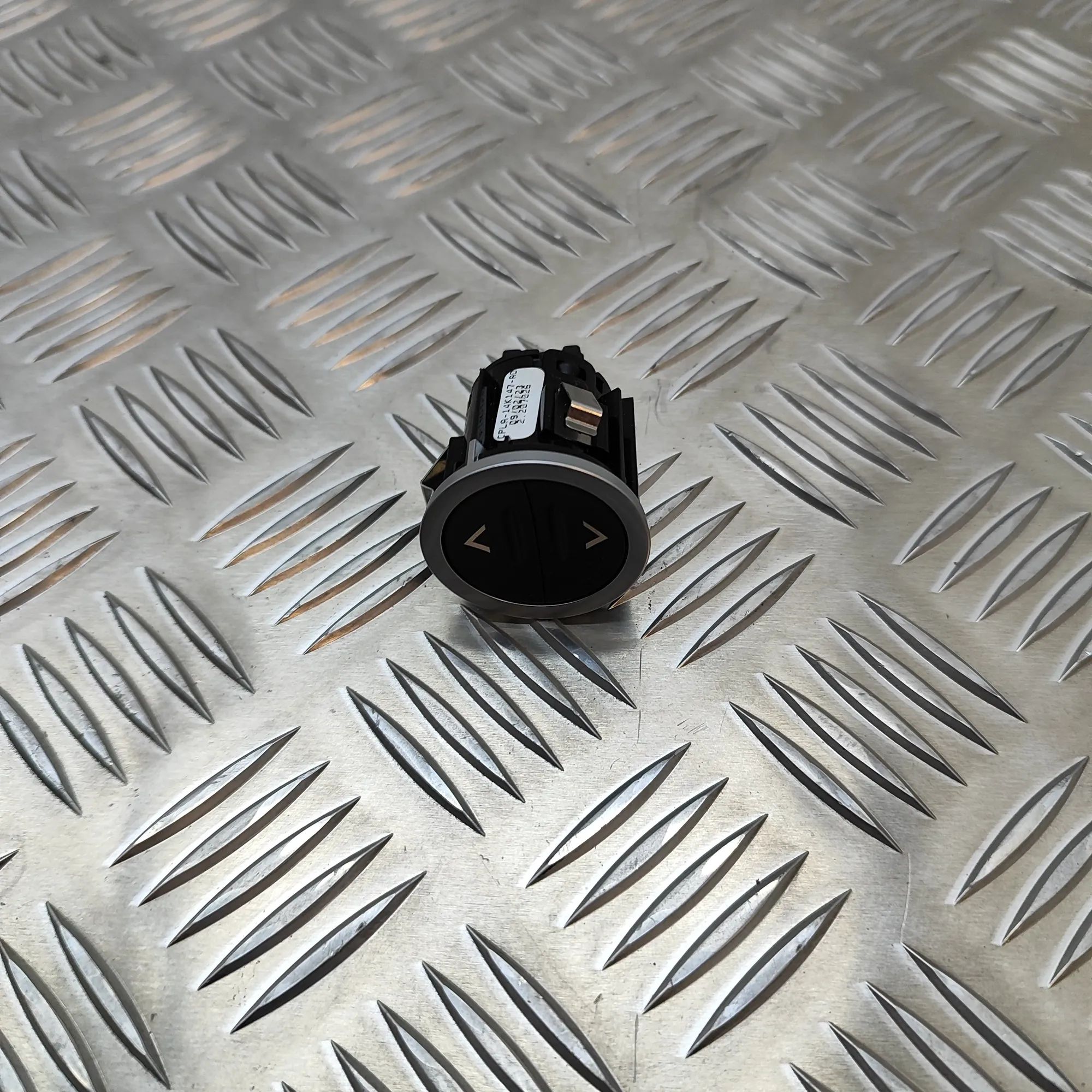 Land Rover Range Rover Sport (L494) switches Switches — LAND ROVER RANGE ROVER SPORT (II L49...