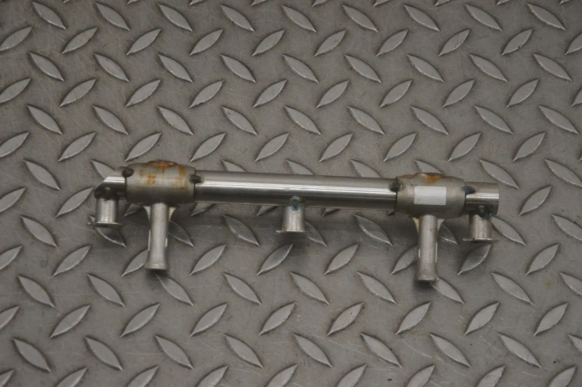 Porsche 911 (991) Fuel Rail Fuel rail — PORSCHE 911 (991) (2011-2020) — 9A2...