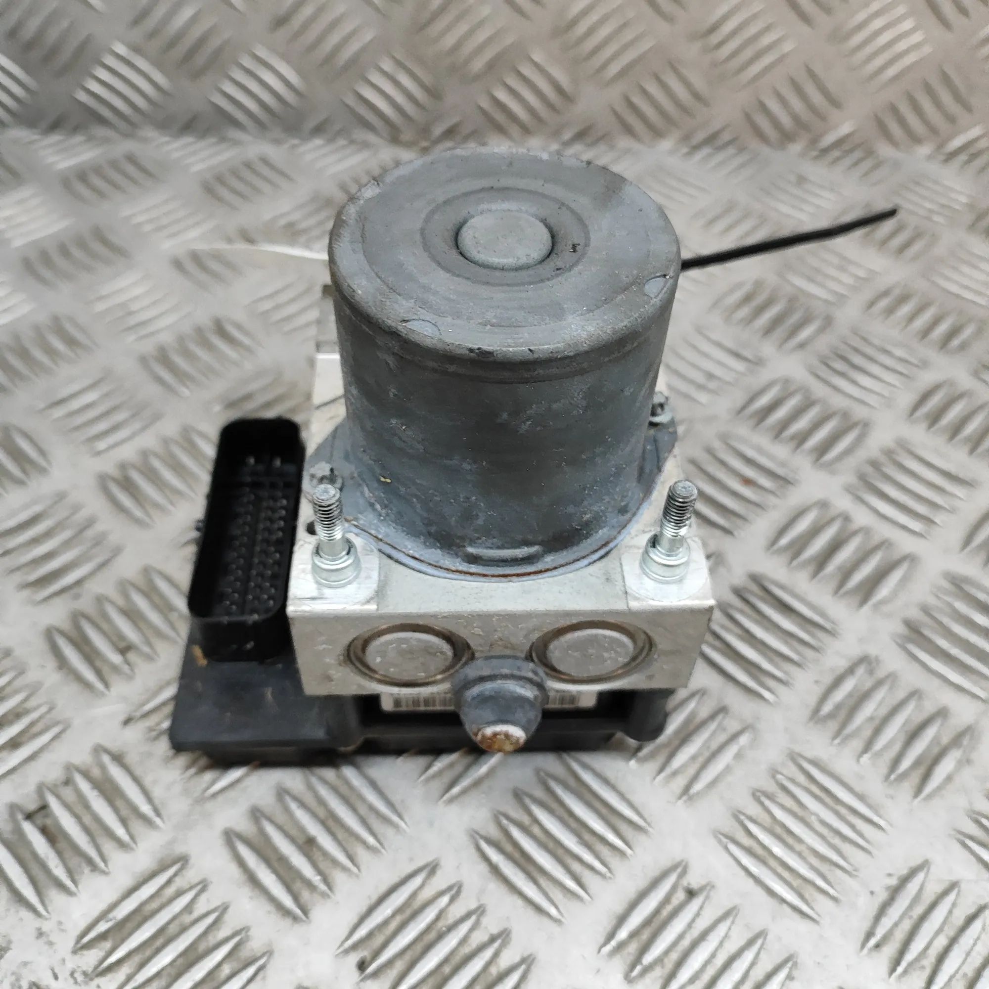 Chevrolet Camaro ABS pump ABS Pump — CHEVROLET CAMARO (2009-2015) — 22914...