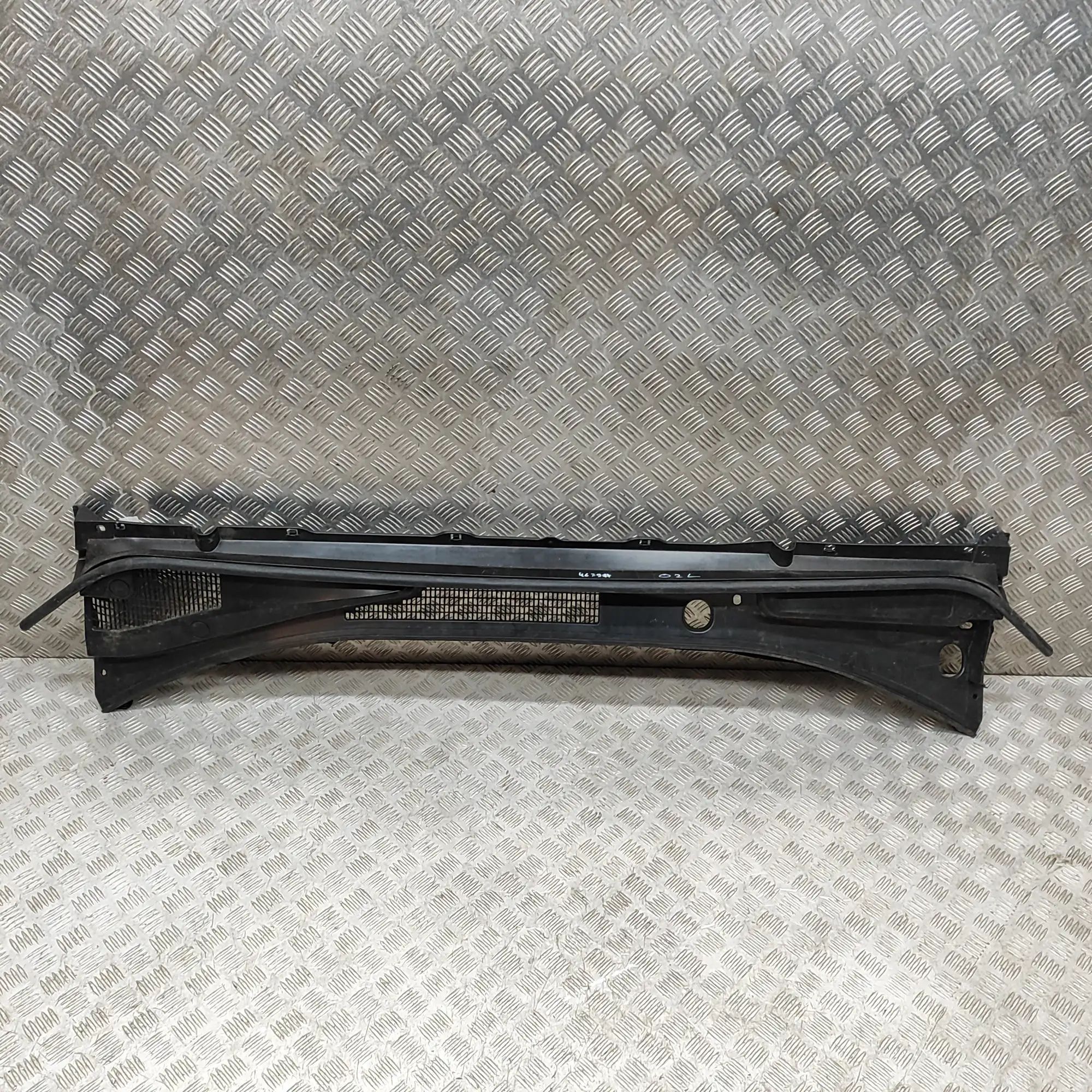 Lexus RX Front Wiper Cowl Trim Front Wiper Cowl Trim — LEXUS RX (_LA1_, _LH1_)...