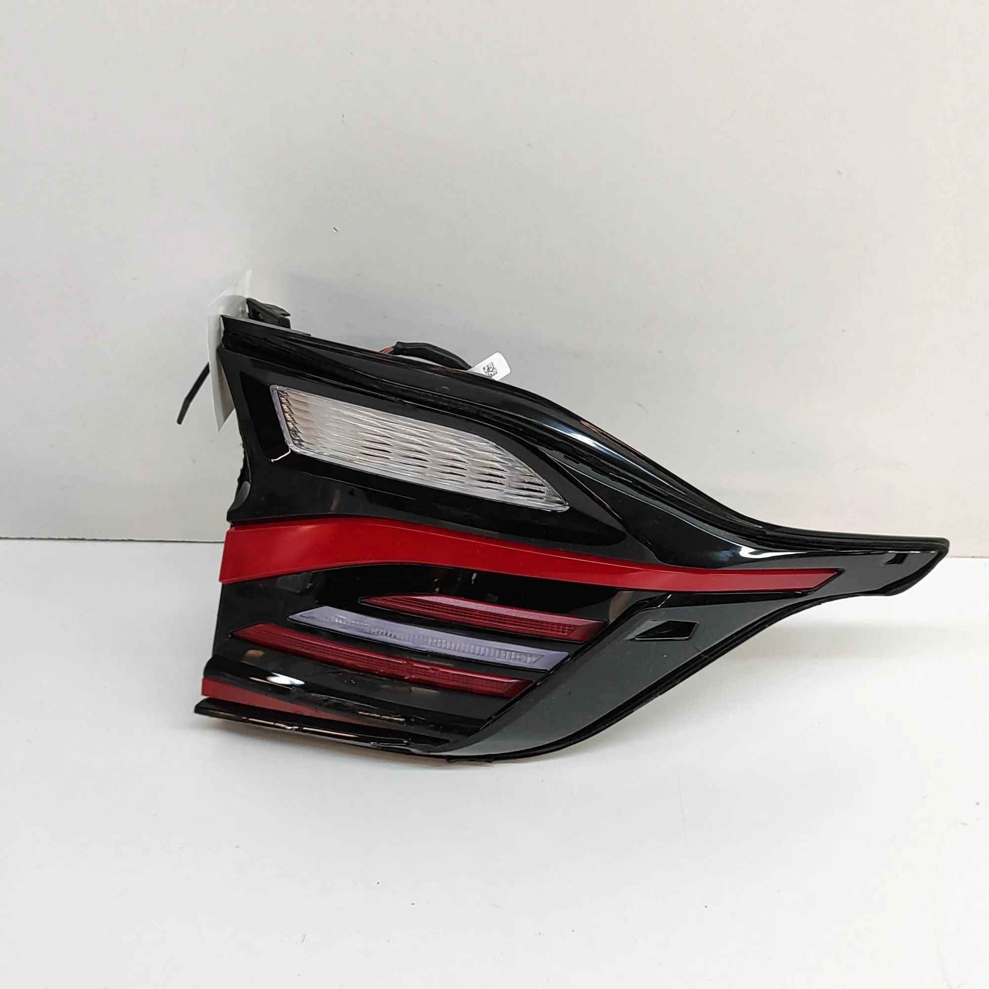 Kia Sportage Rear Left Tail Light Rear Left Tail Light — KIA SPORTAGE (V NQ5) (20...
