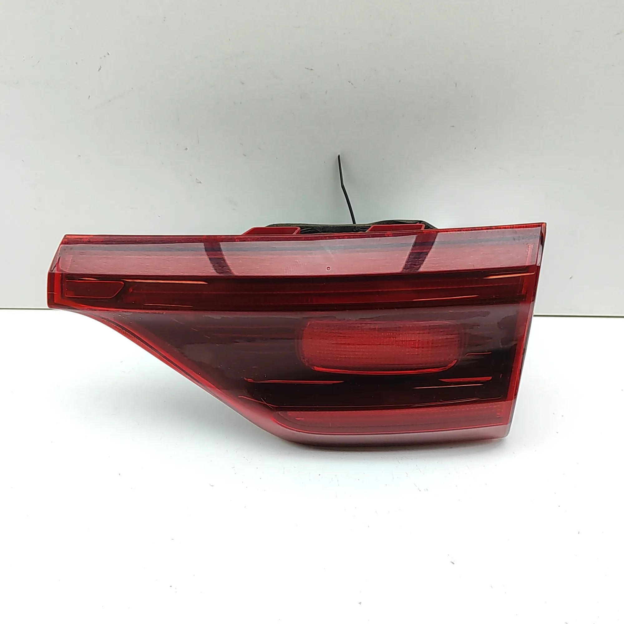 Kia Sportage Right Side Tailgate Tail Light Right Side Tailgate Tail Light — KIA SPORTAGE (...