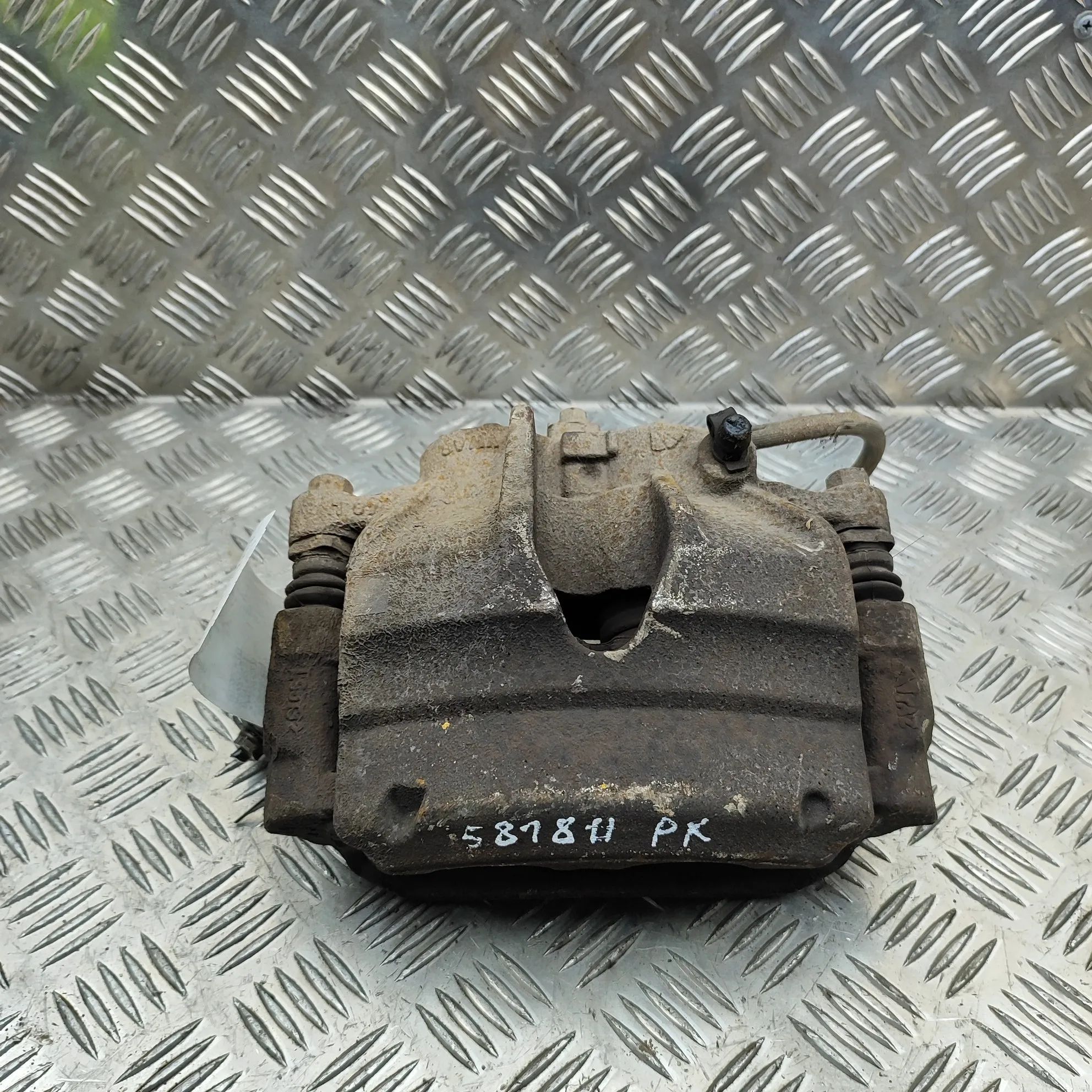 Volkswagen Crafter Brake caliper — front left Brake caliper — front left — VW CRAFTER (Van SY...