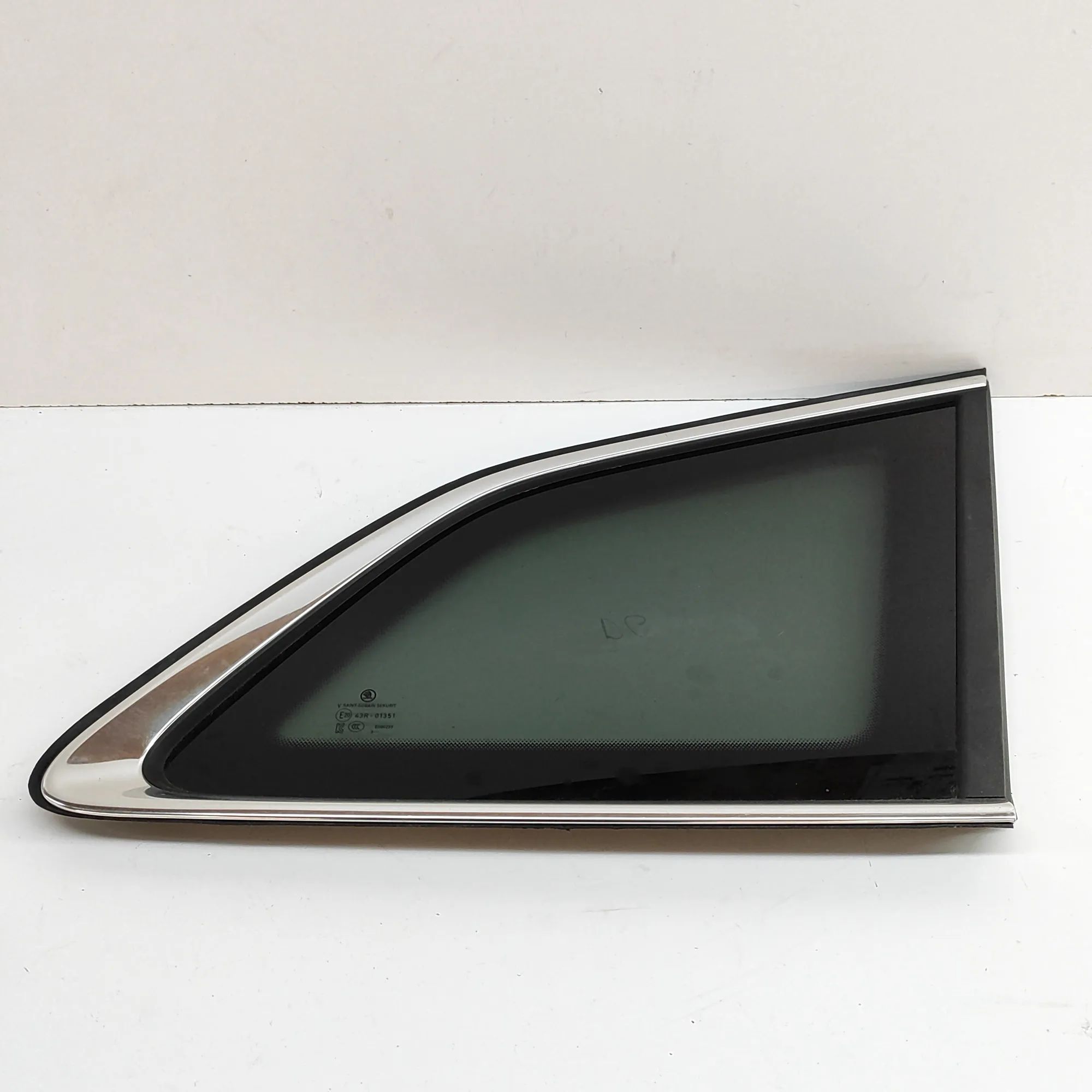 Skoda Enyaq Rear Right Quarter Window Rear Right Quarter Window — SKODA ENYAQ (iV SUV...