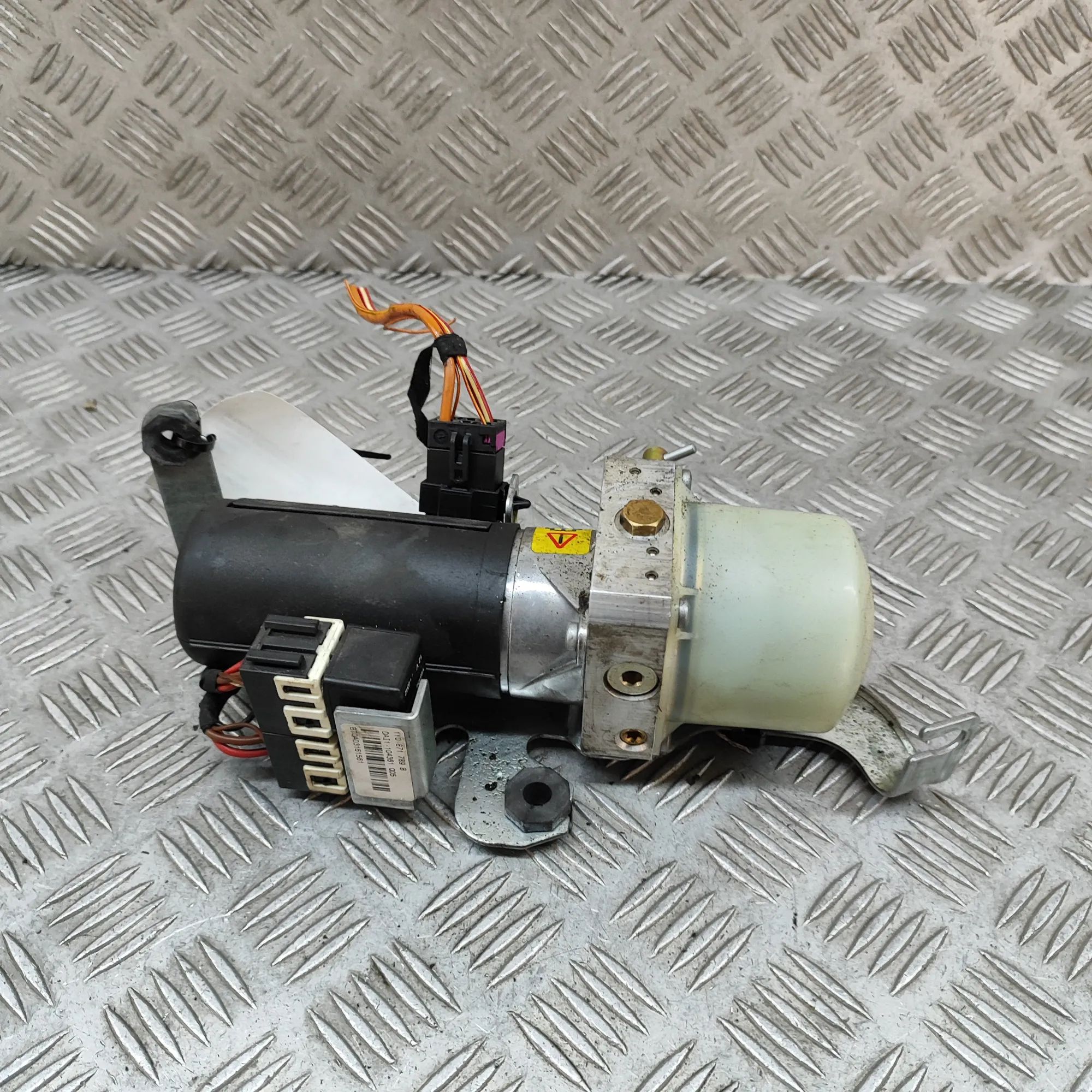 Volkswagen New Beetle Other Control Units Other Control Units — VW BEETLE (Cabrio 1Y7) (2...
