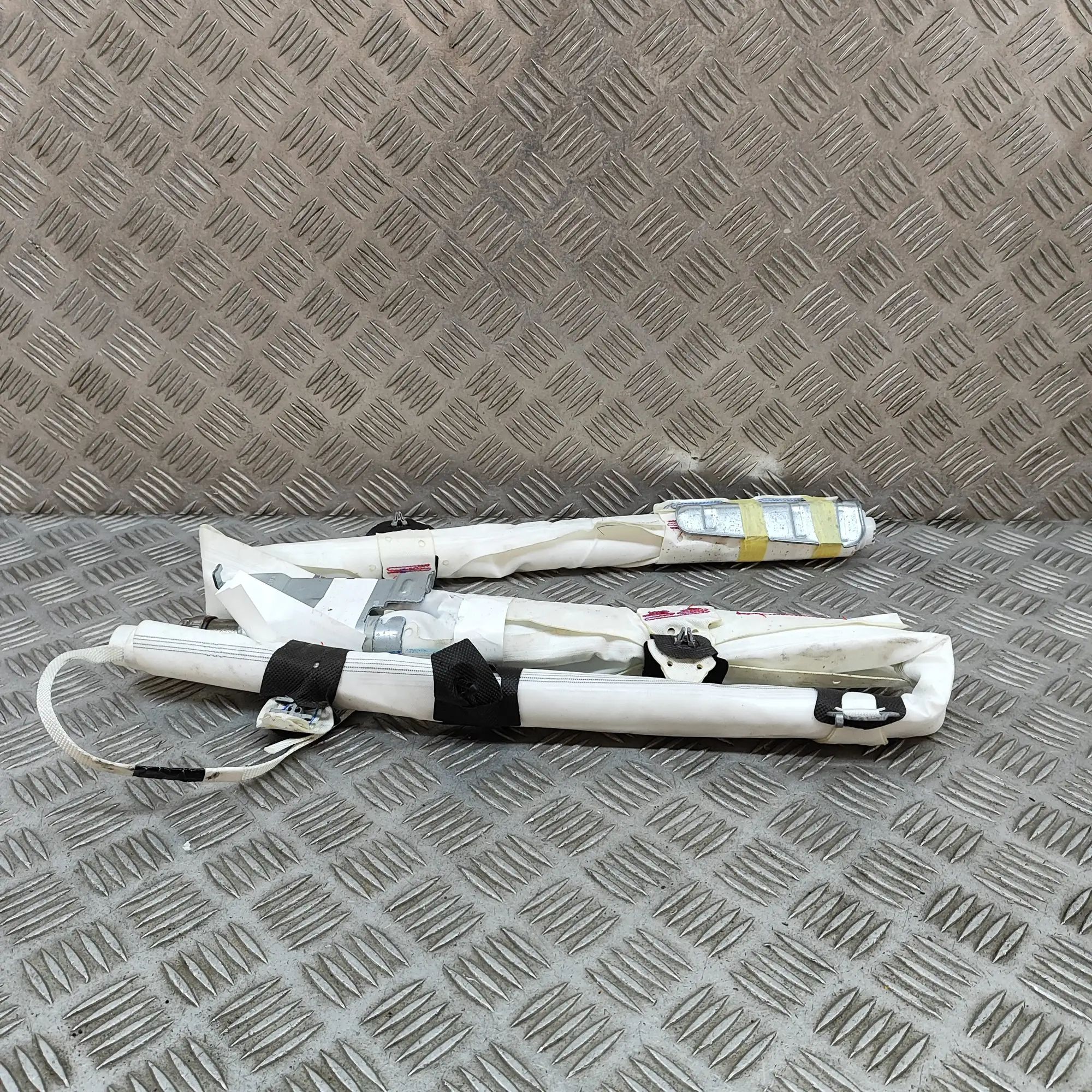 Nissan Juke Left Side Roof Safety Curtain SRS Left Side Roof Safety Curtain SRS — NISSAN JUKE...