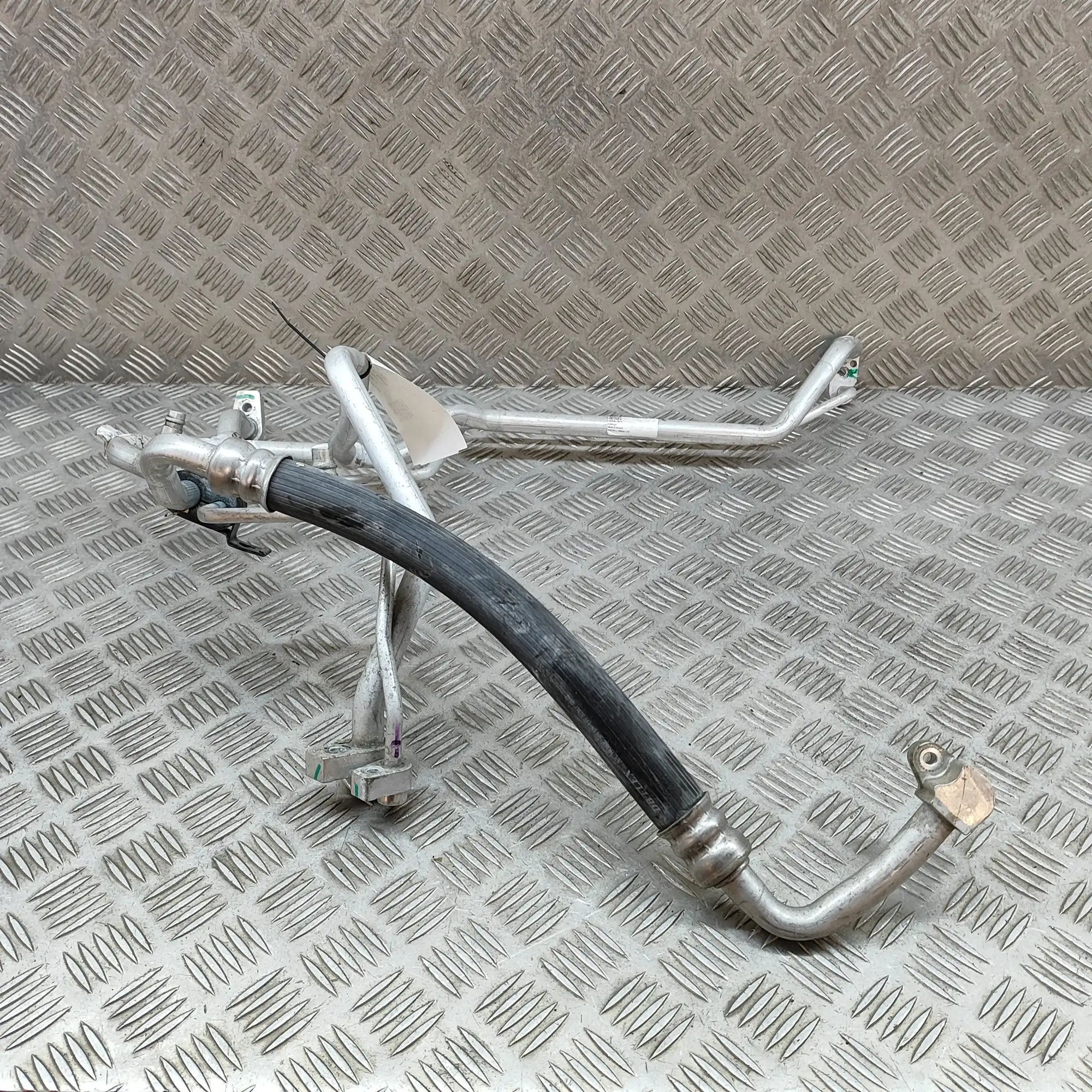 Tesla Model X A/C Air Con Hose Pipe A/C Air Con Hose Pipe — TESLA MODEL X (2013-......