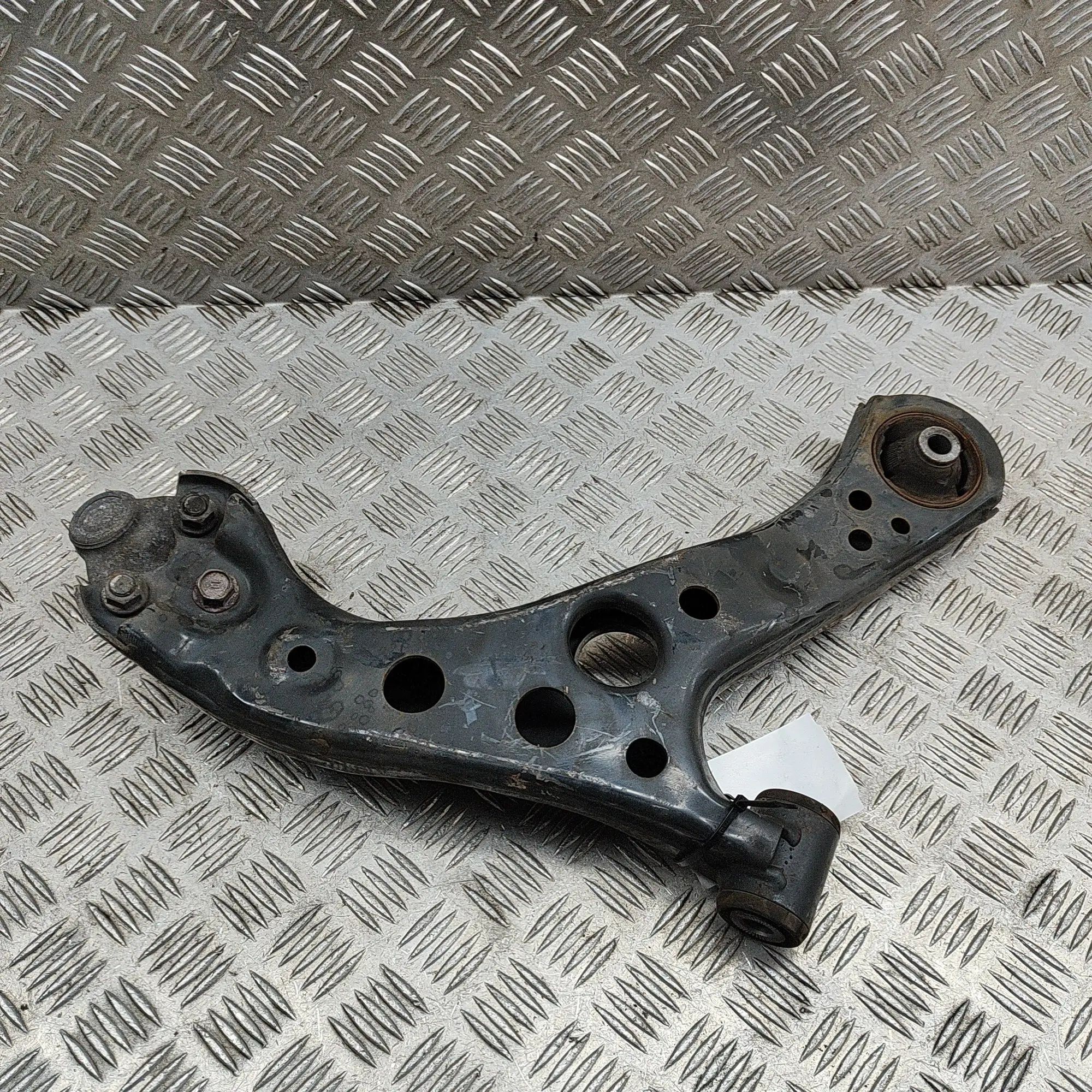 Toyota Corolla Front Left Lower Control Arm Front Left Lower Control Arm — TOYOTA COROLLA (...