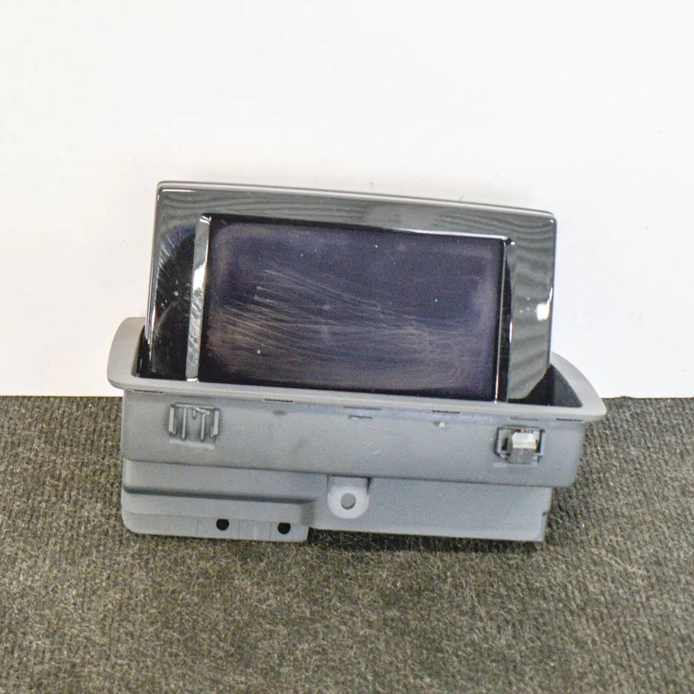Audi Q3 (8U) Navigation display Navigation display — AUDI Q3 (8U) (2011-2018) —...