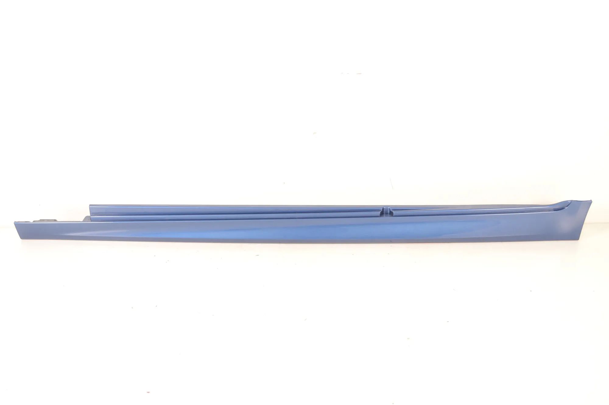 BMW 5 (F10 / F11) Left Side Plastic Sideskirt Cover Left Side Plastic Sideskirt Cover — BMW 5 SERIE...