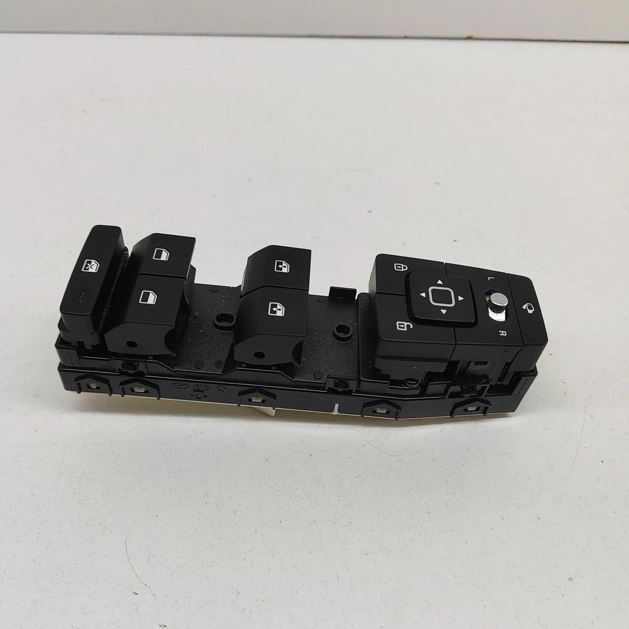 Kia EV6 Door window switch — front right Door window switch — front right — KIA EV6 (CV)...