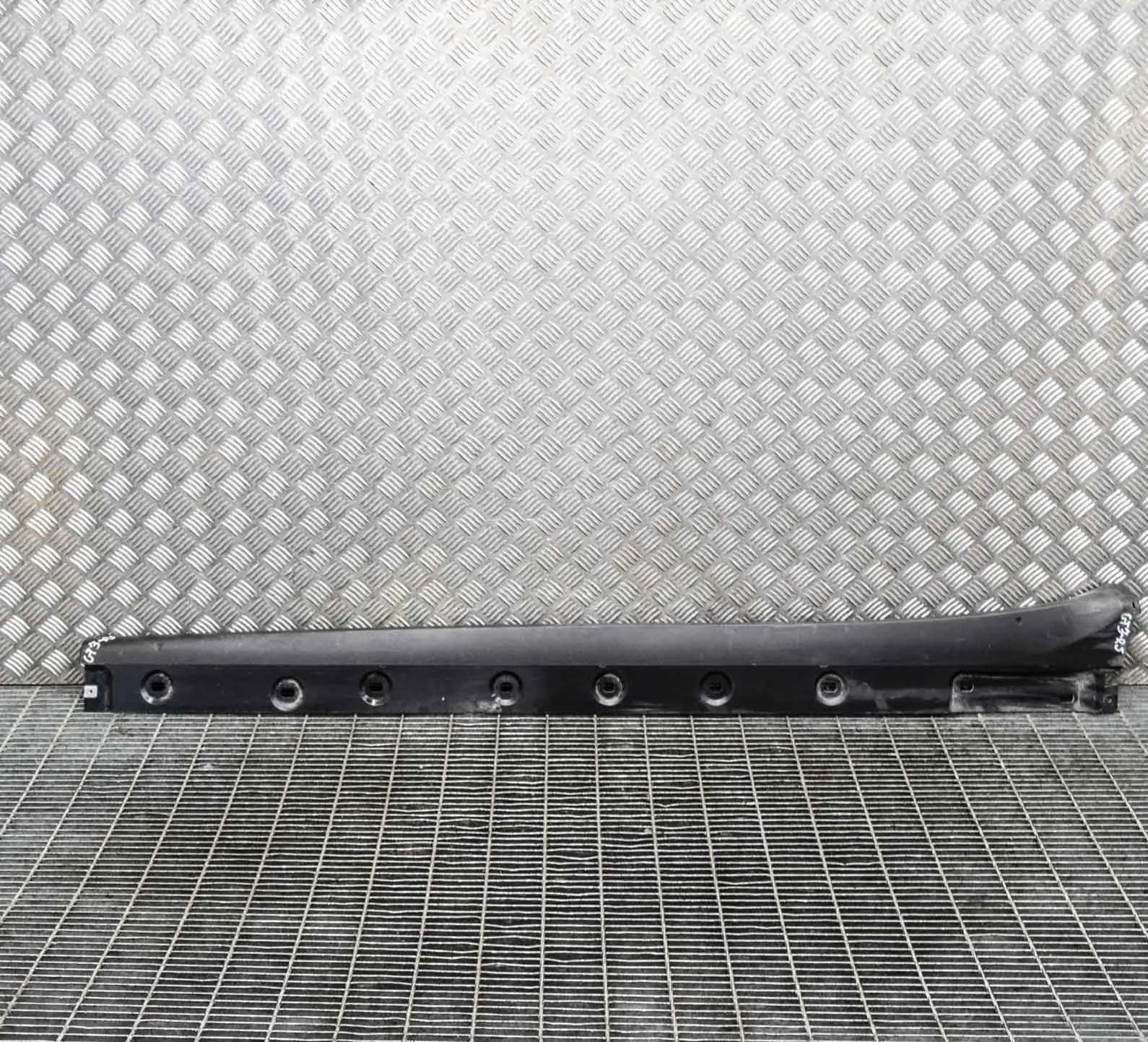 Porsche 911 (991) Left Side Plastic Sideskirt Cover Left Side Plastic Sideskirt Cover — PORSCHE 911...