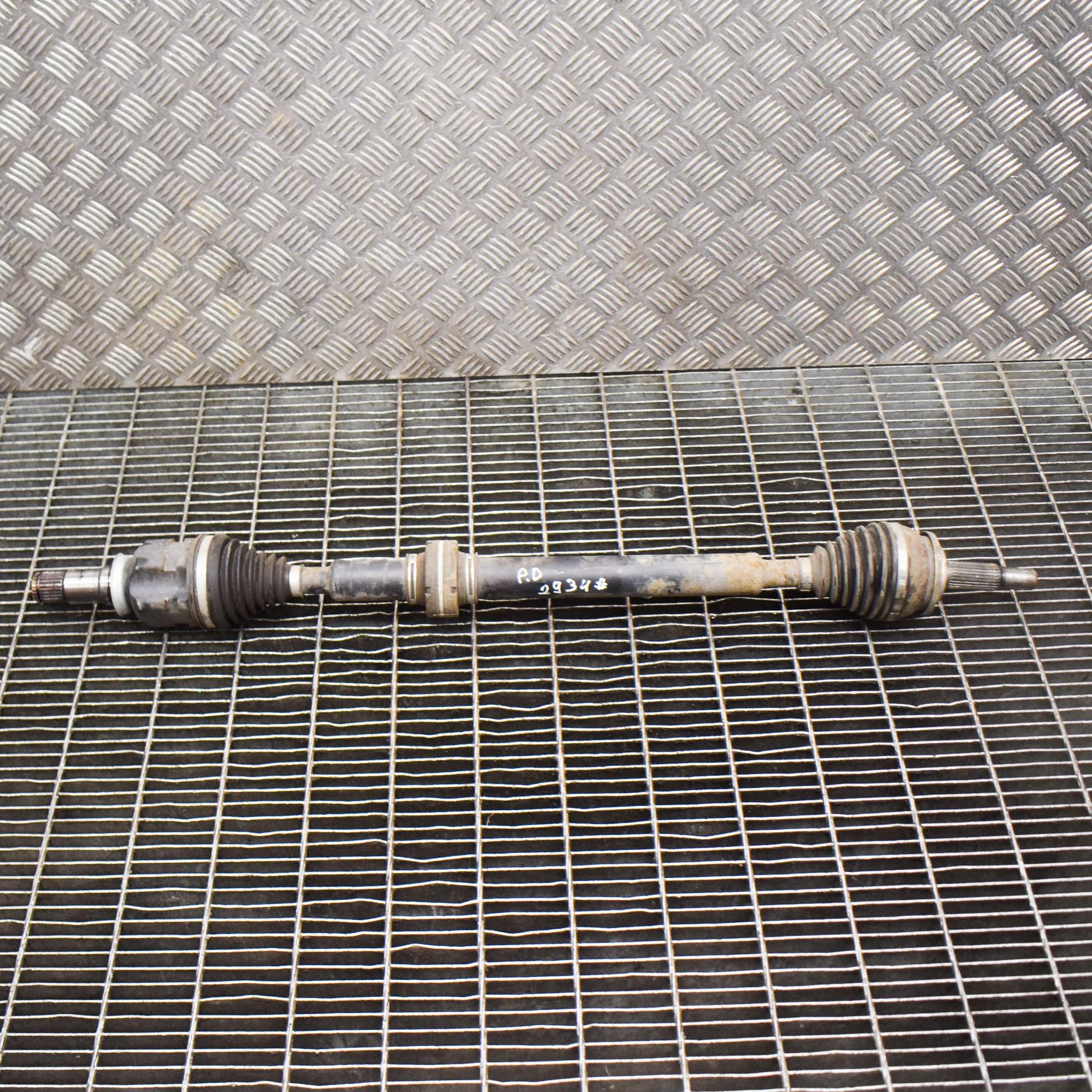 Toyota Prius+ Front Right Driveshaft Front Right Driveshaft — TOYOTA PRIUS (_W5_) (2...