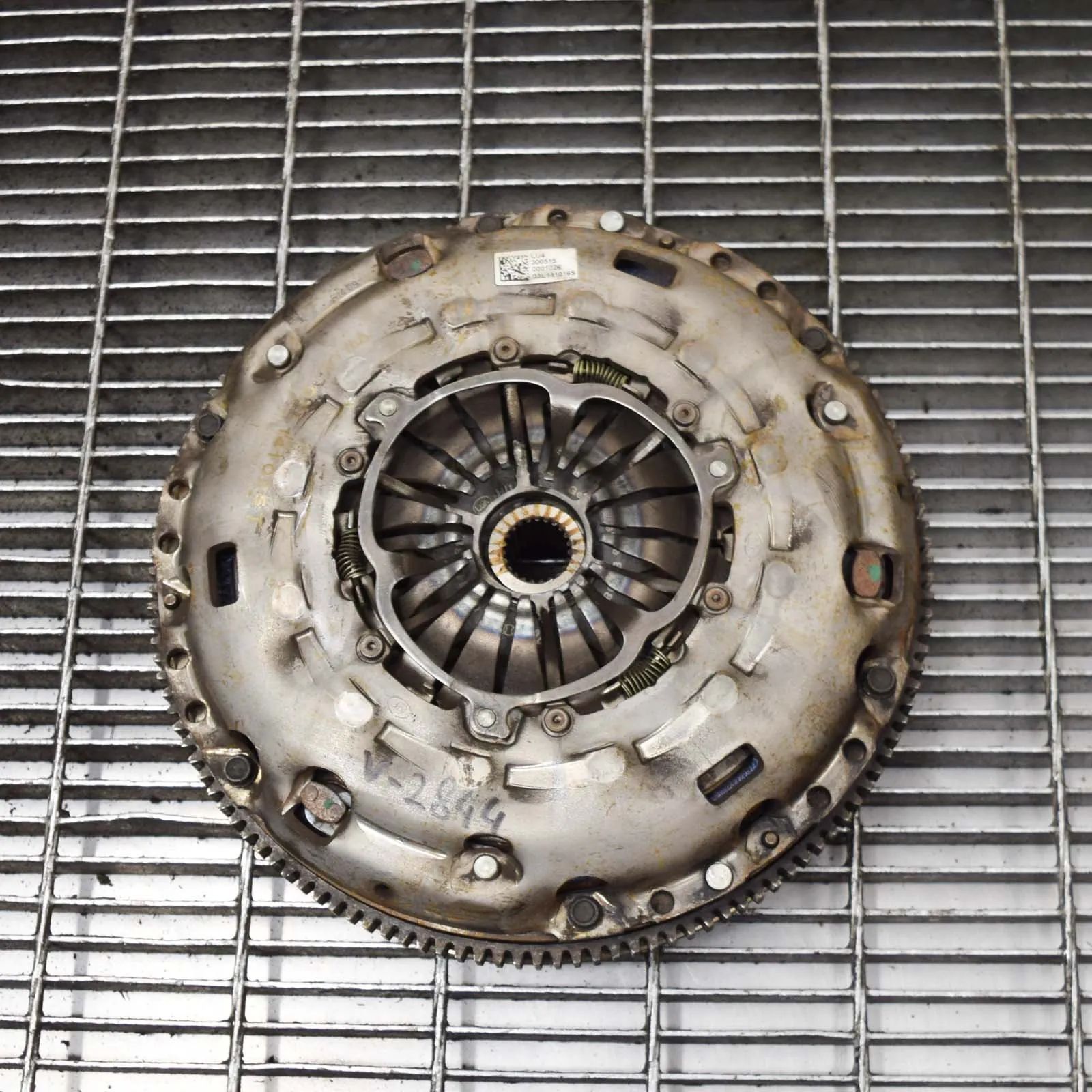 Audi Q3 (8U) комплект сцепления Clutch kit — AUDI Q3 (8U) (2011-2018) — 03L1410...