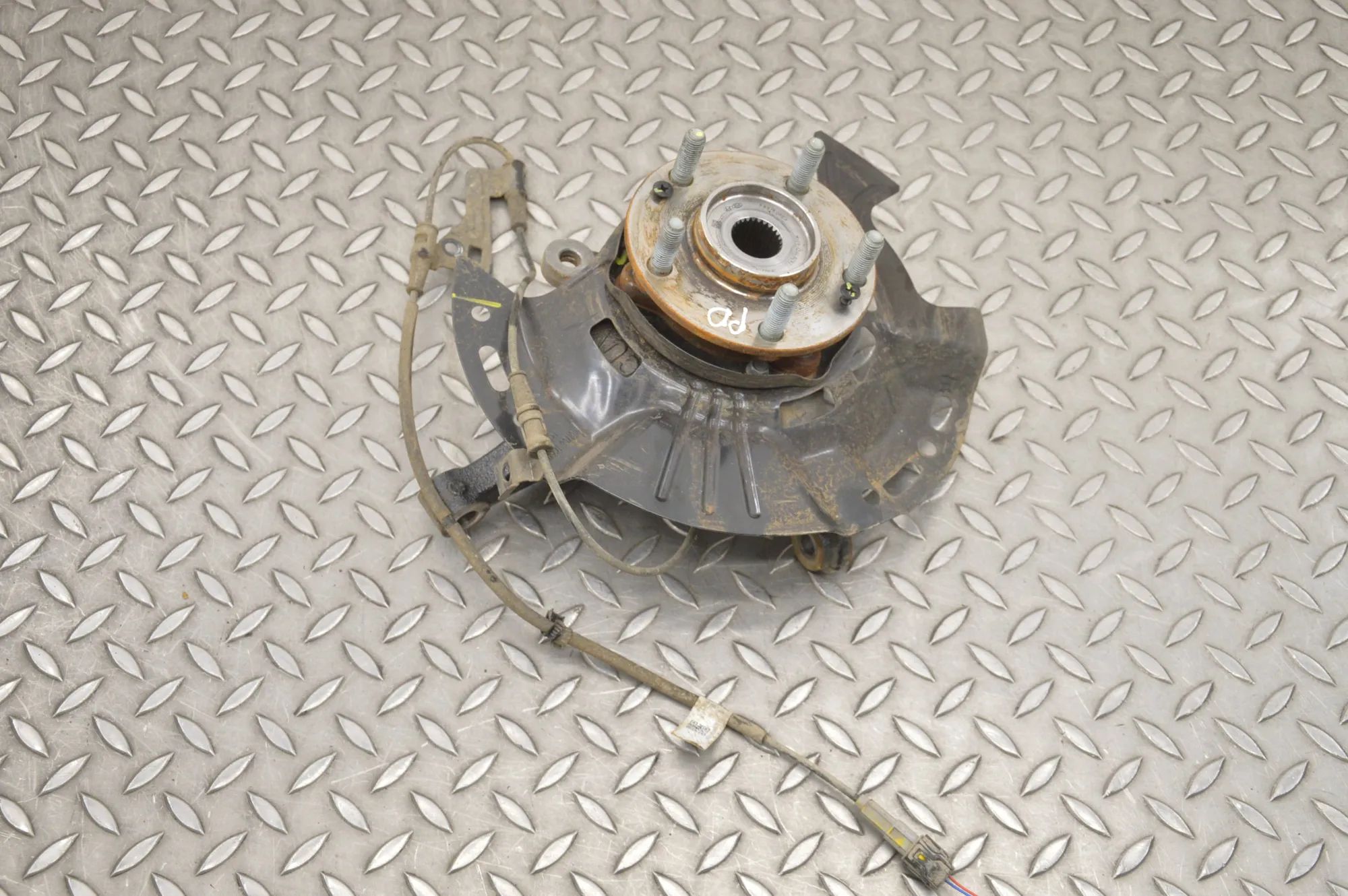 Kia Ceed (CD) Front Right Wheel Hub Front Right Wheel Hub — KIA XCEED (CD) (2020-.....