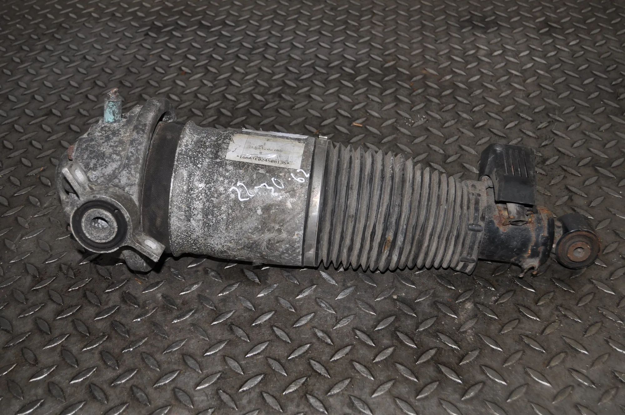 Porsche Cayenne Rear Left Air Shock Absorber Rear Left Air Shock Absorber — PORSCHE CAYENNE ...