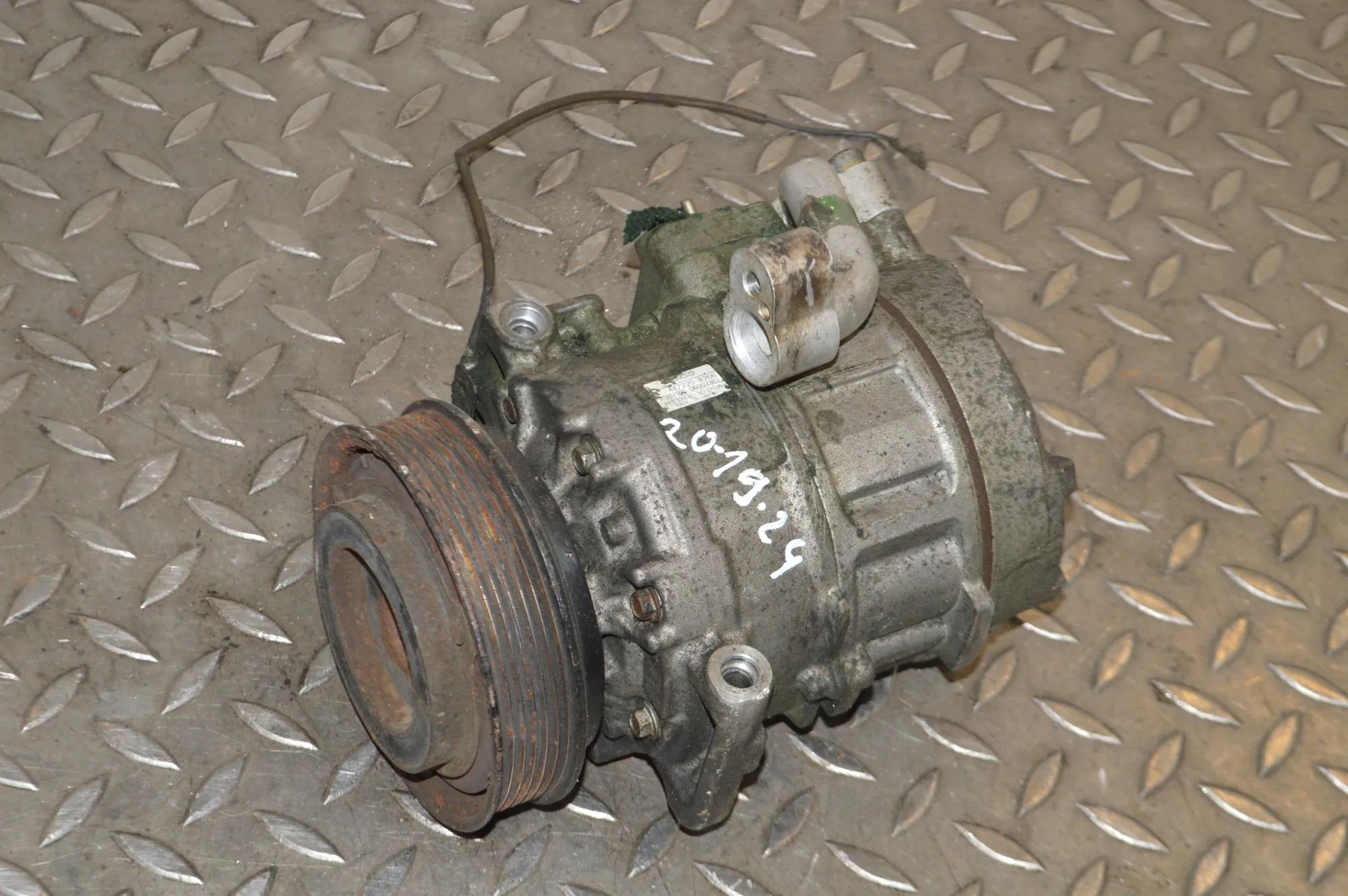 Porsche 911 (996) Air-conditioning compressor Air-conditioning compressor — PORSCHE 911 (997)...