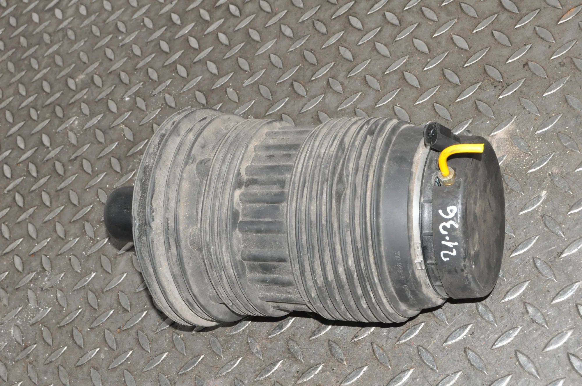 Porsche Panamera Rear Right Air Suspension Spring Bag Rear Right Air Suspension Spring Bag — PORSCHE ...