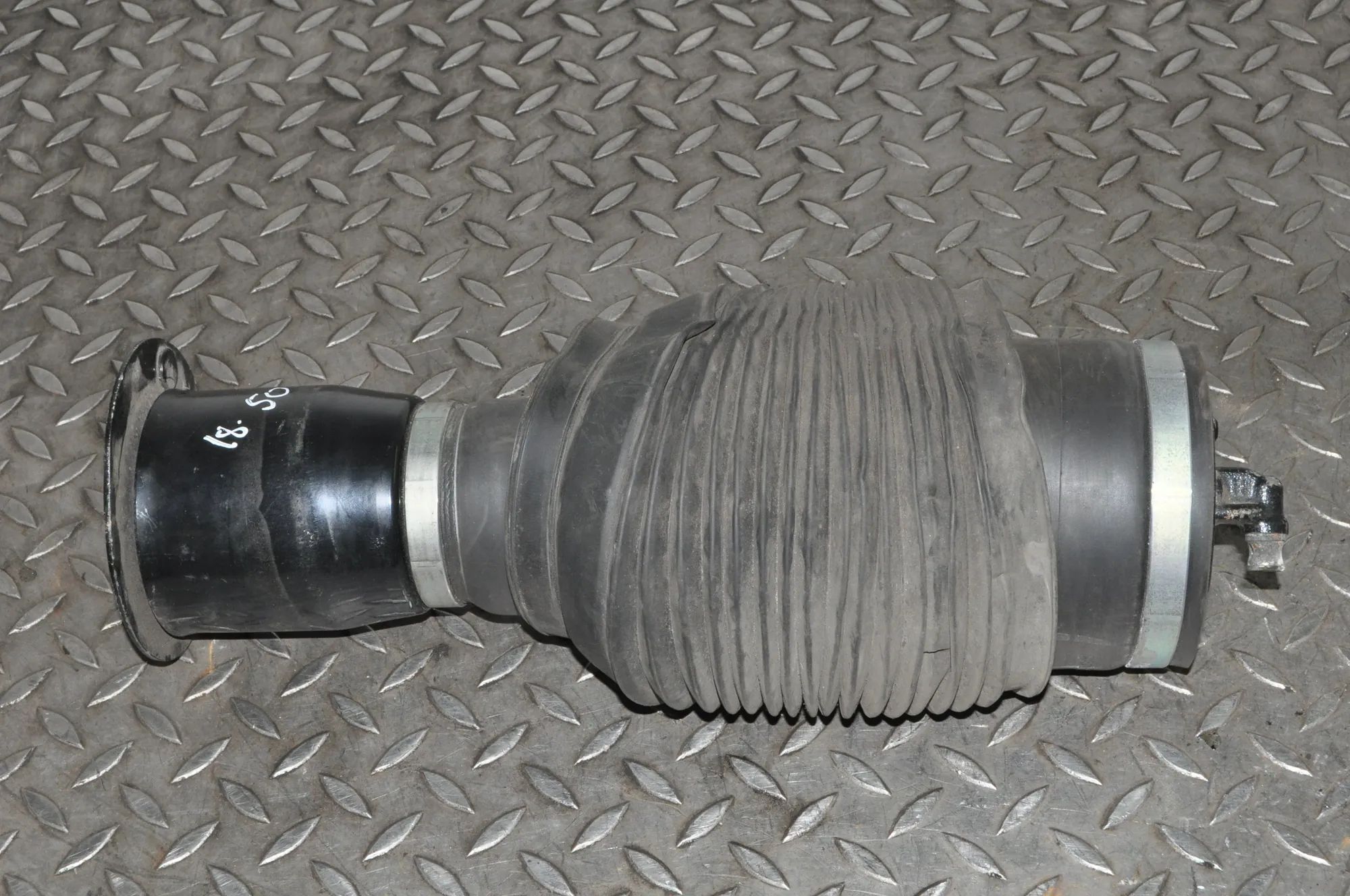 Toyota Land Cruiser 150 Rear Right Air Suspension Spring Bag Rear Right Air Suspension Spring Bag — TOYOTA L...