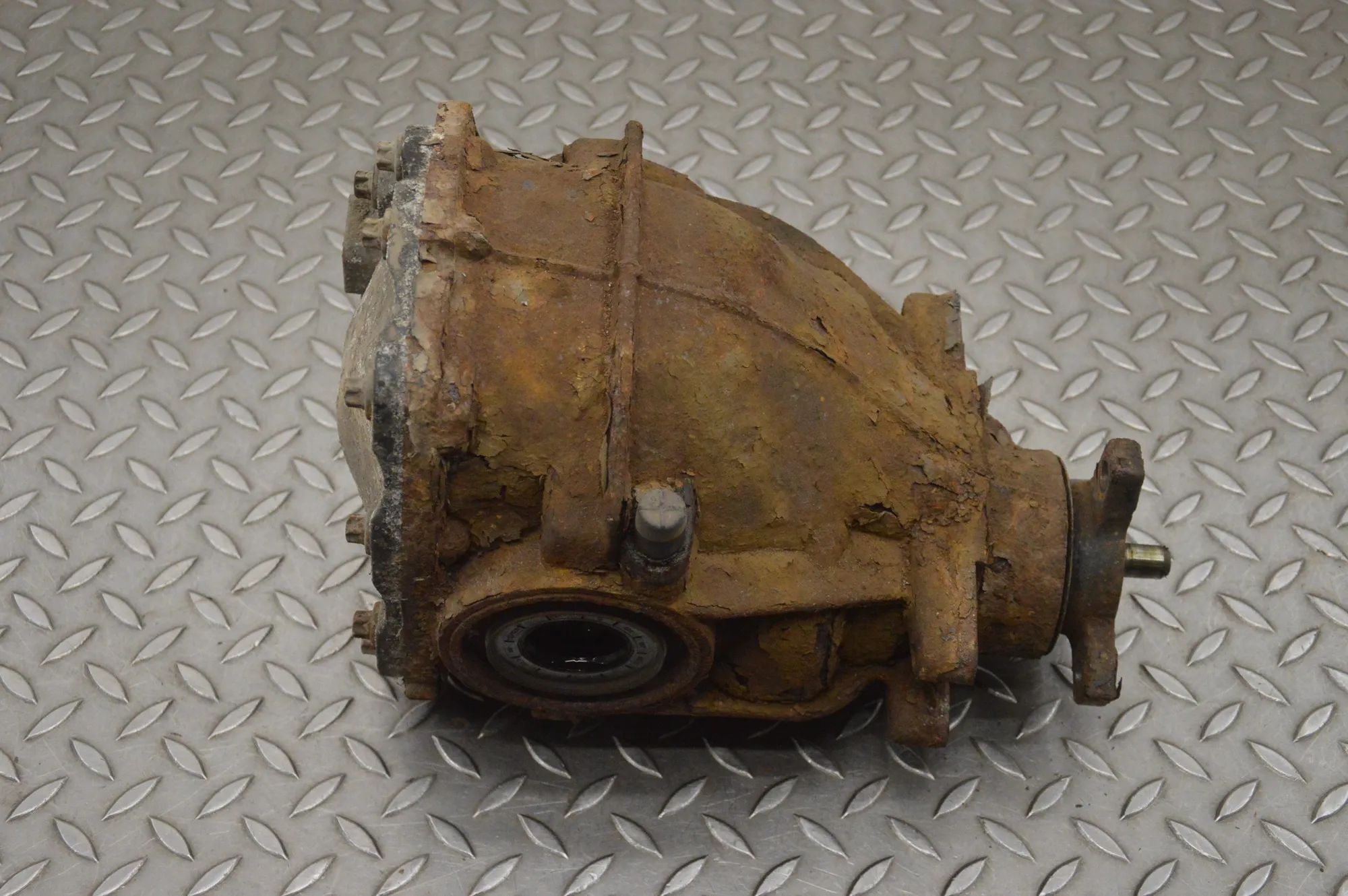 Mercedes-Benz SL (R230) rear differential Rear differential — MERCEDES BENZ SL (R230) (20...