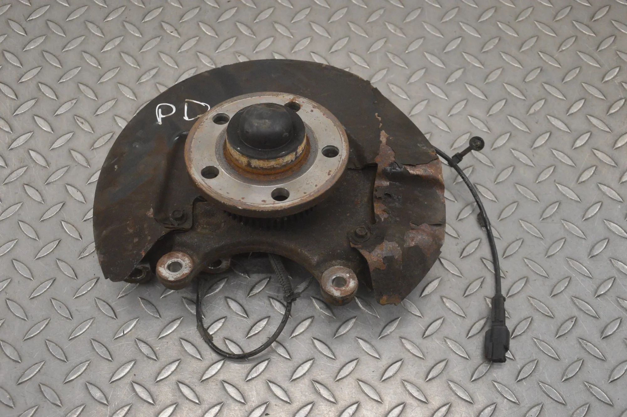 Front Right Wheel Hub Brand/Model: FORD USA MUSTANG
Year: 2016
Engine...