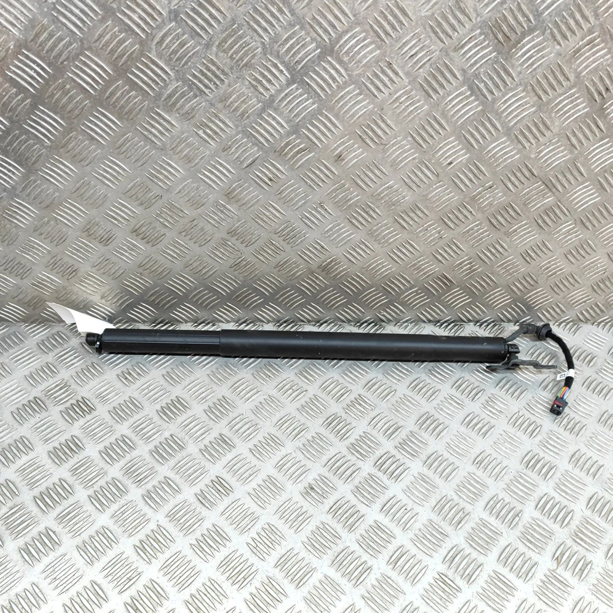 Audi Q4 e-tron Left Side Tailgate Gas Strut Left Side Tailgate Gas Strut — AUDI Q4 (Sportba...
