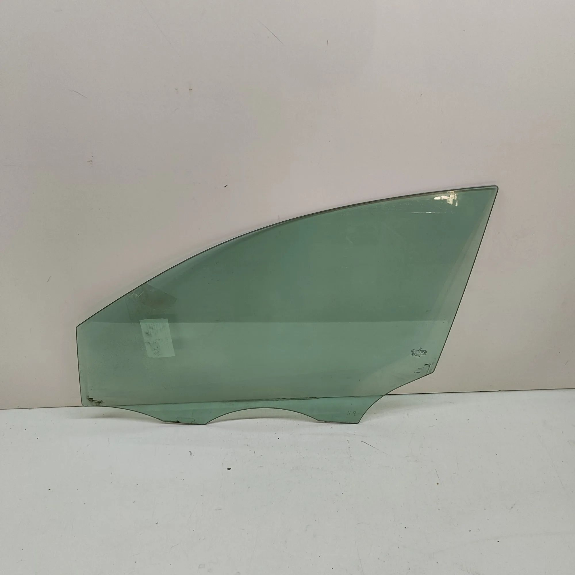 Mercedes-Benz ML / GLE (W166) Front Left Door Window Front Left Door Window — MERCEDES BENZ GLE (Cou...