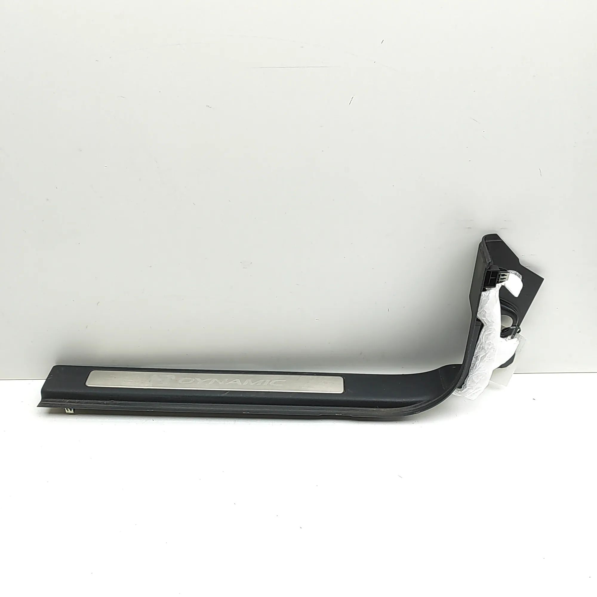Land Rover Discovery Sport Interior sill trim — front right Interior sill trim — front right — LAND ROVER D...