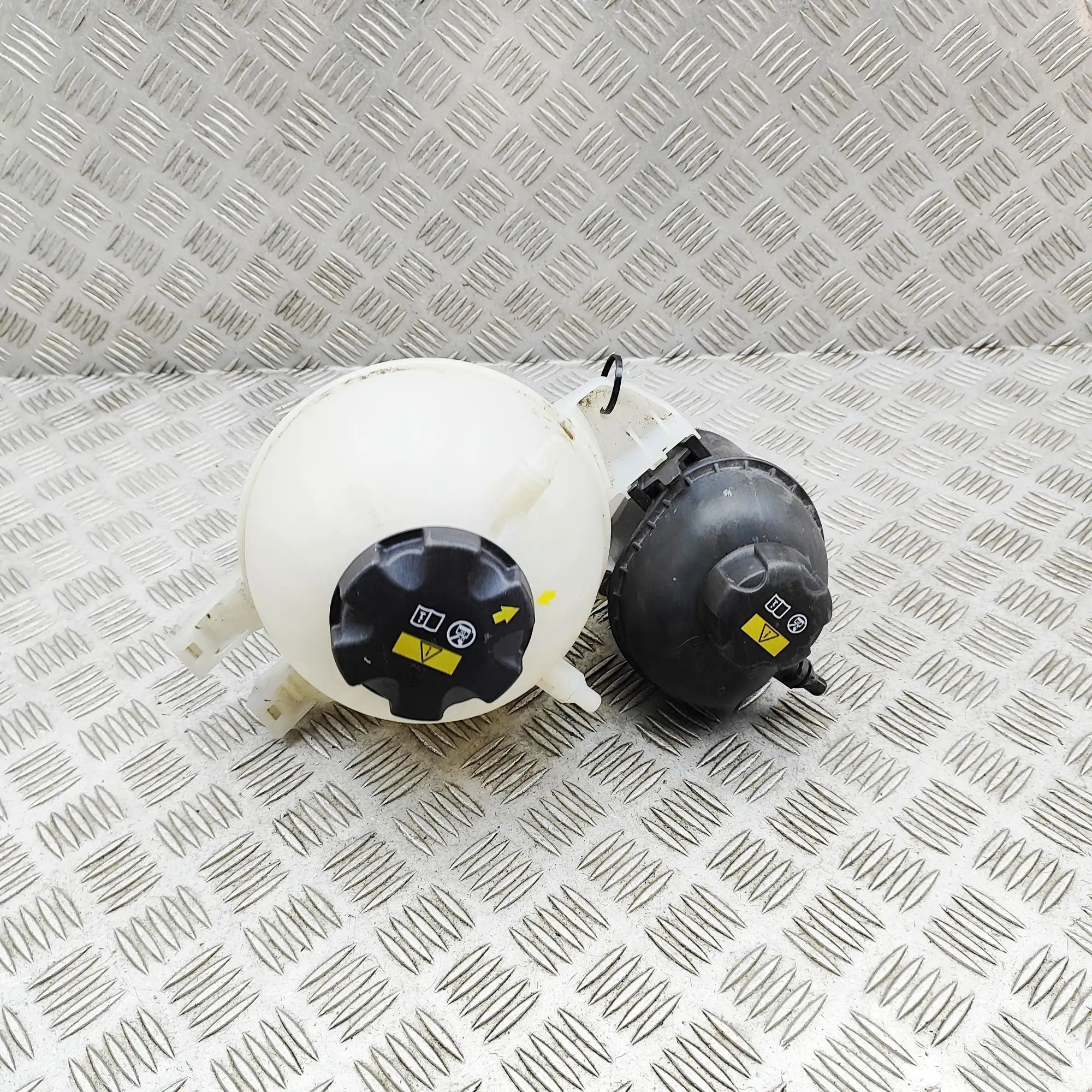 BMW X3 / iX3 (G01) Expansion Tank Expansion tank — BMW X3 (G01, F97) (2017-...) —...
