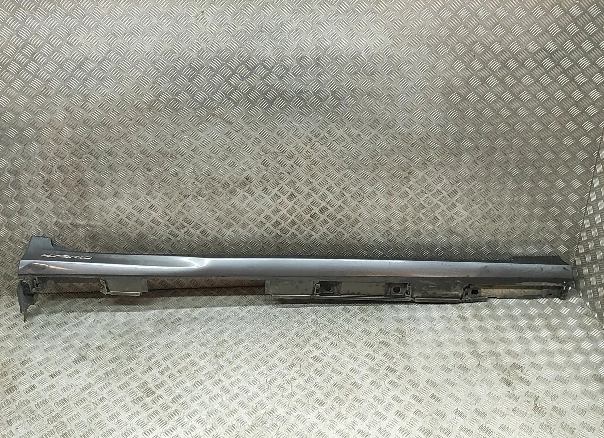 Lexus GS Right Side Plastic Sideskirt Cover Right Side Plastic Sideskirt Cover — LEXUS GS (...