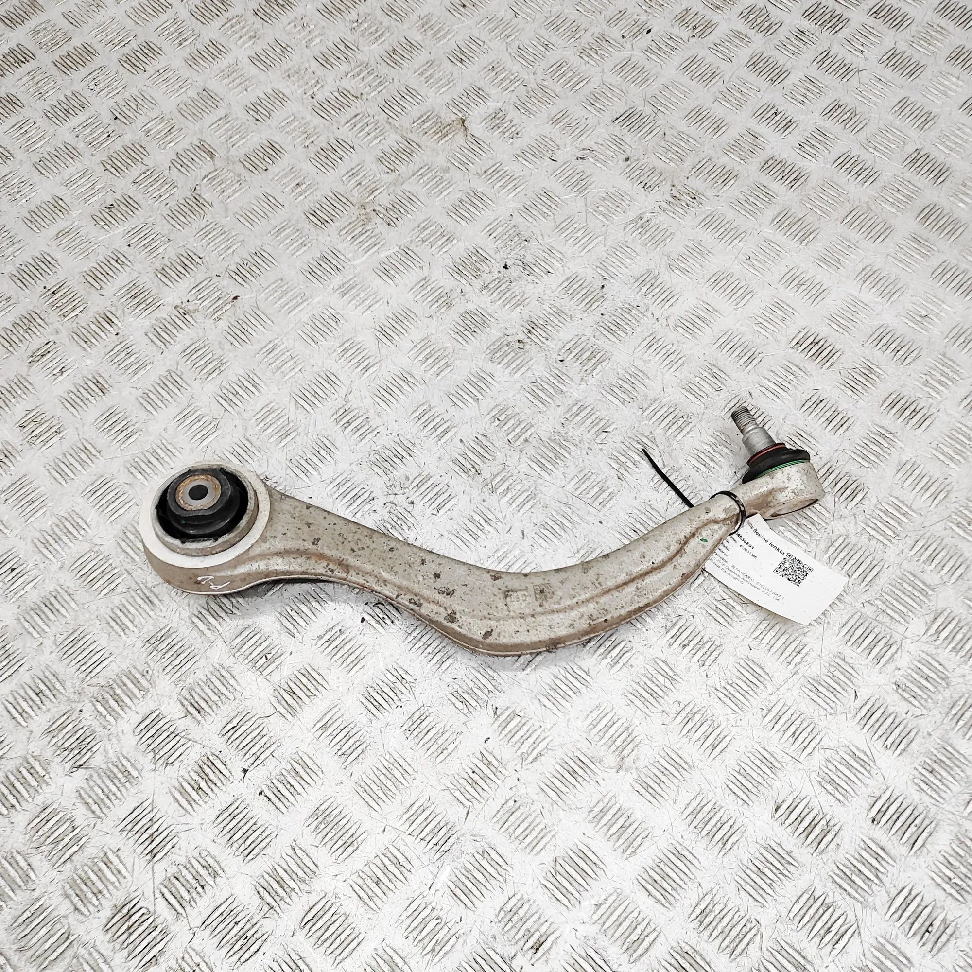 Alfa-Romeo Stelvio Front Right Curved Control Arm Front Right Curved Control Arm — ALFA ROMEO STE...