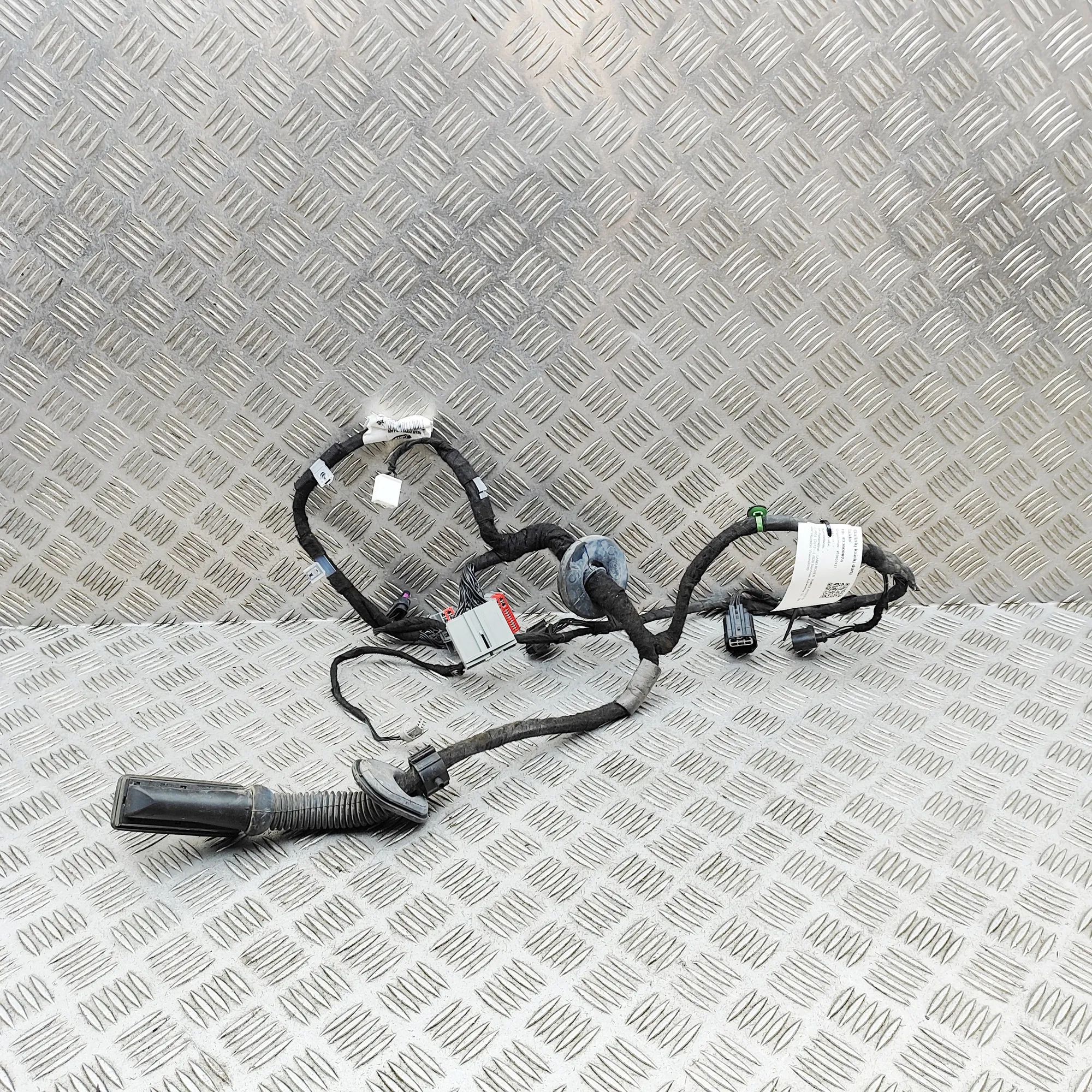 Land Rover Range Rover (L405) Door wiring — rear left Door wiring — rear left — LAND ROVER RANGE ROVE...