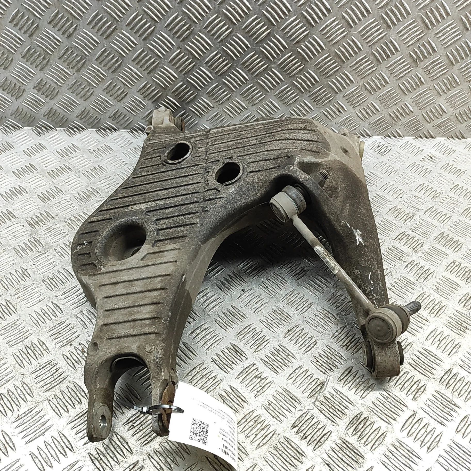 Land Rover Discovery Rear Left Lower Control Arm Rear Left Lower Control Arm — LAND ROVER DISCOV...