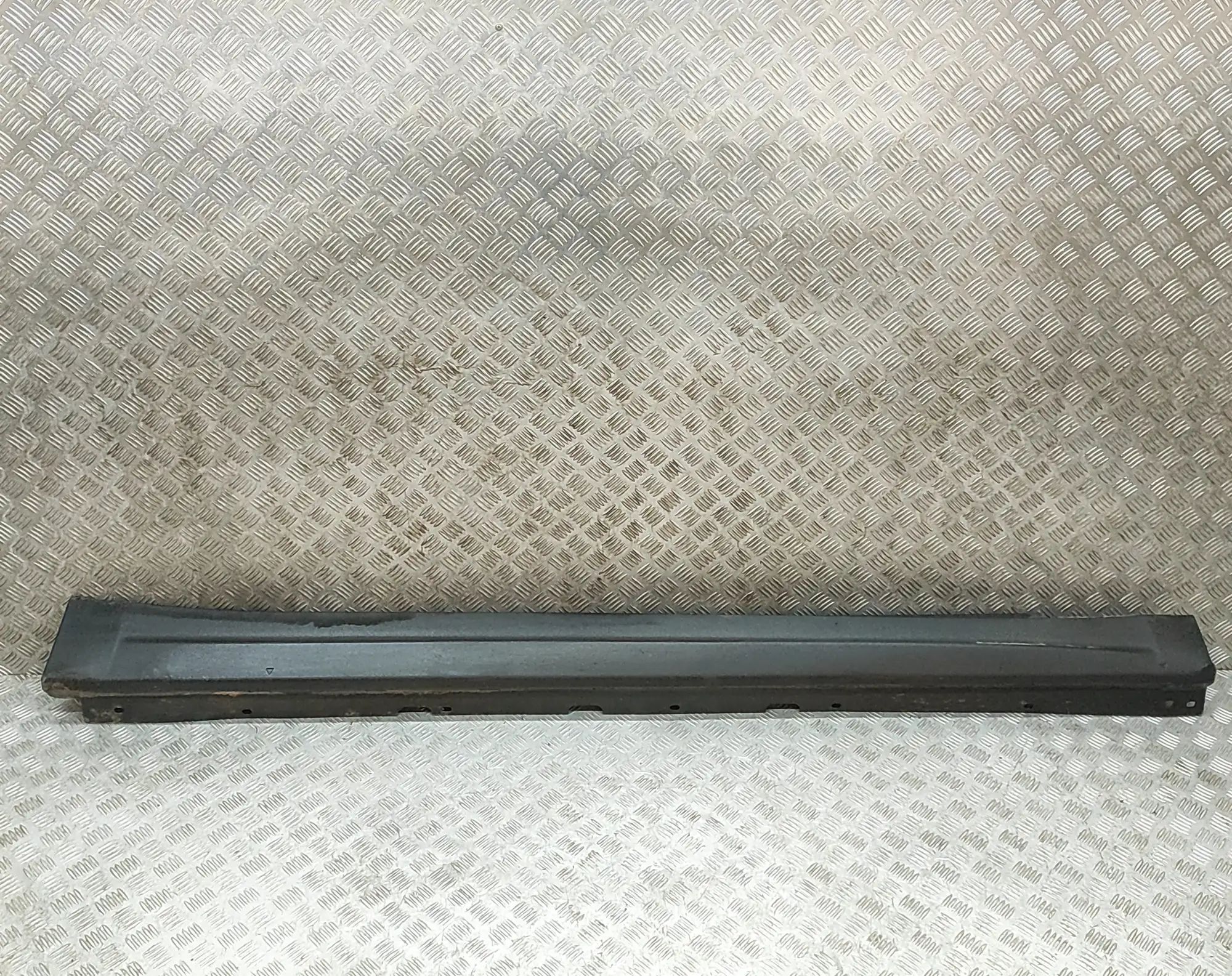 Alfa-Romeo Stelvio Right Side Plastic Sideskirt Cover Right Side Plastic Sideskirt Cover — ALFA ROMEO...