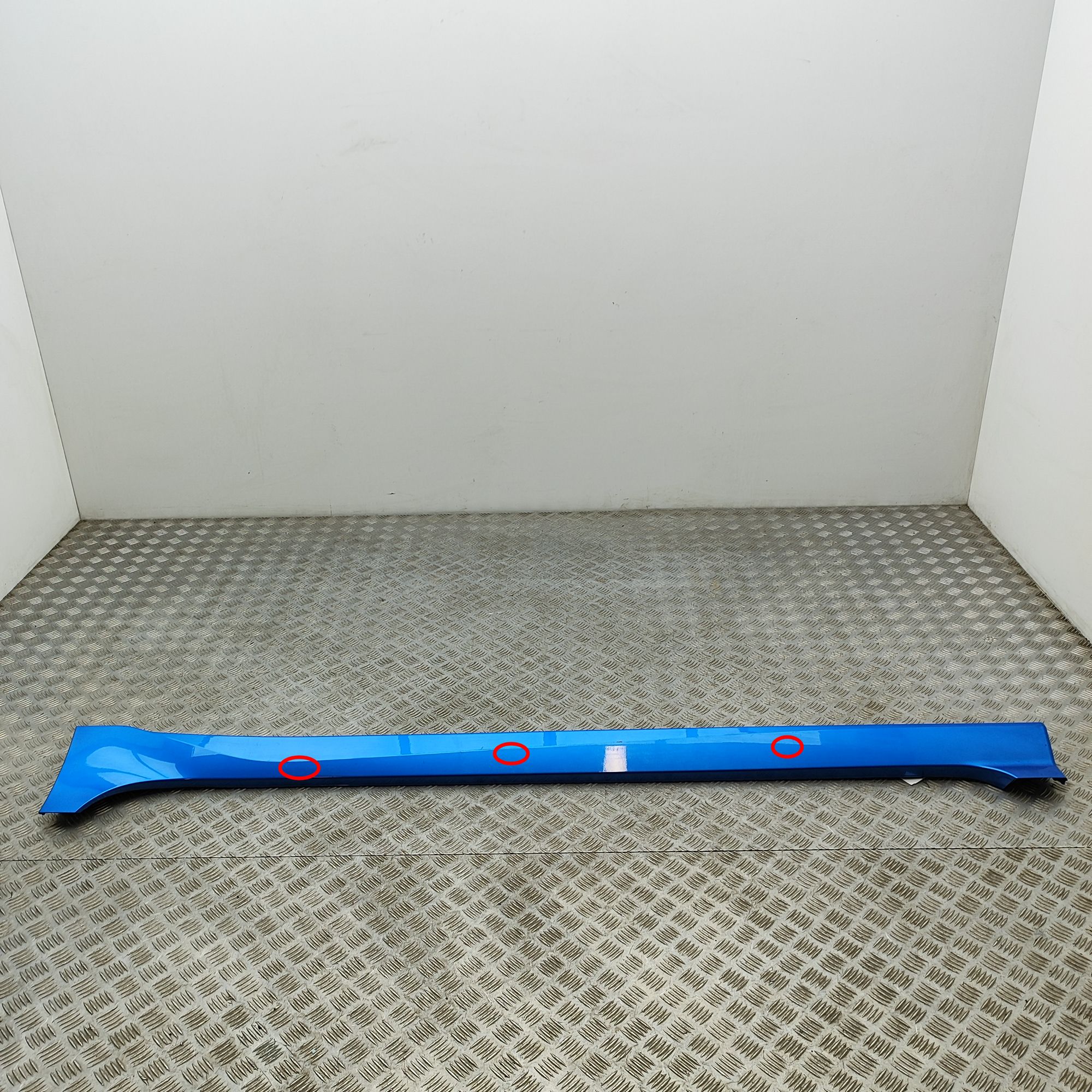 Nissan Leaf Left Side Plastic Sideskirt Cover Left Side Plastic Sideskirt Cover — NISSAN LEAF...