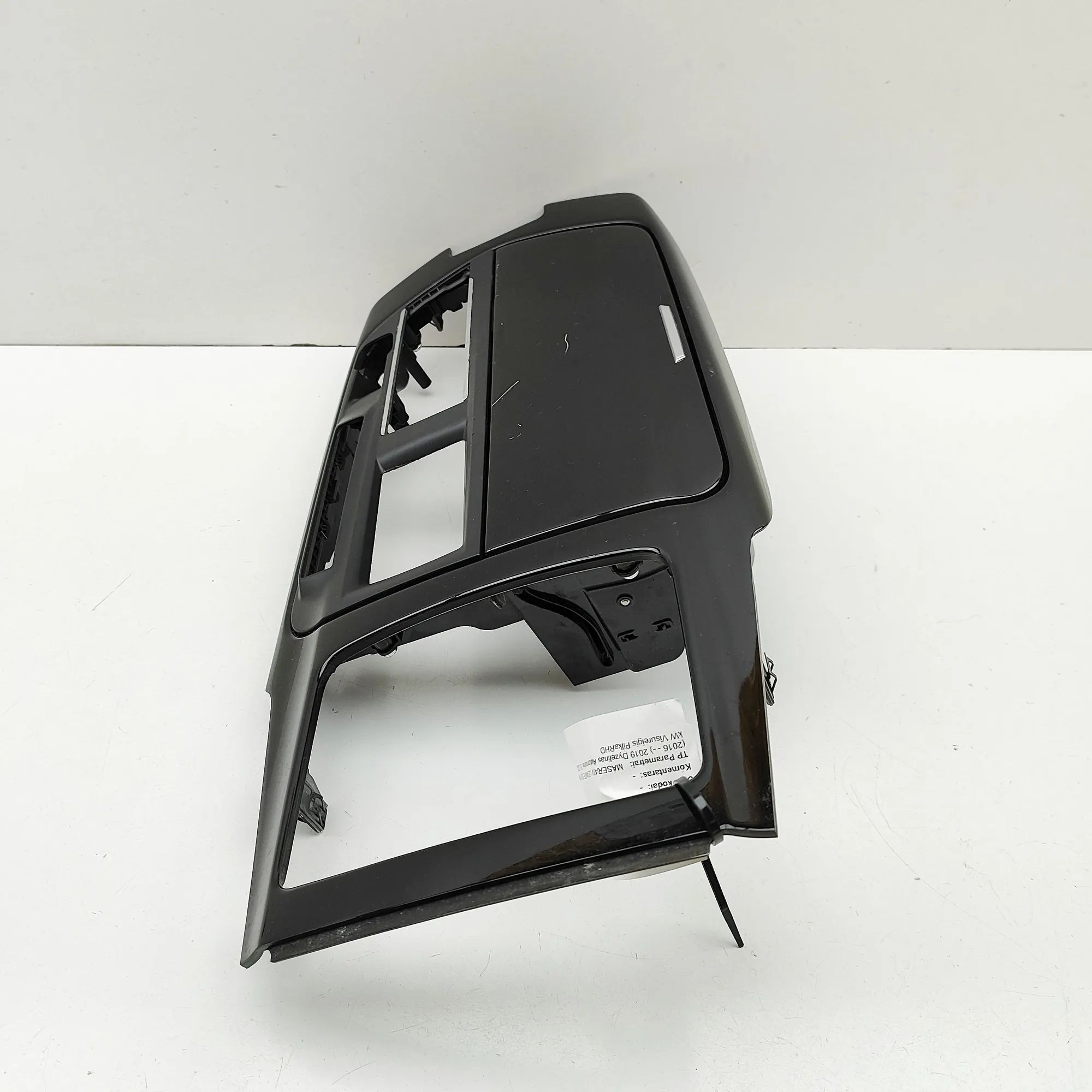 Maserati Levante Centre console trim Centre console trim — MASERATI LEVANTE (SUV M16...