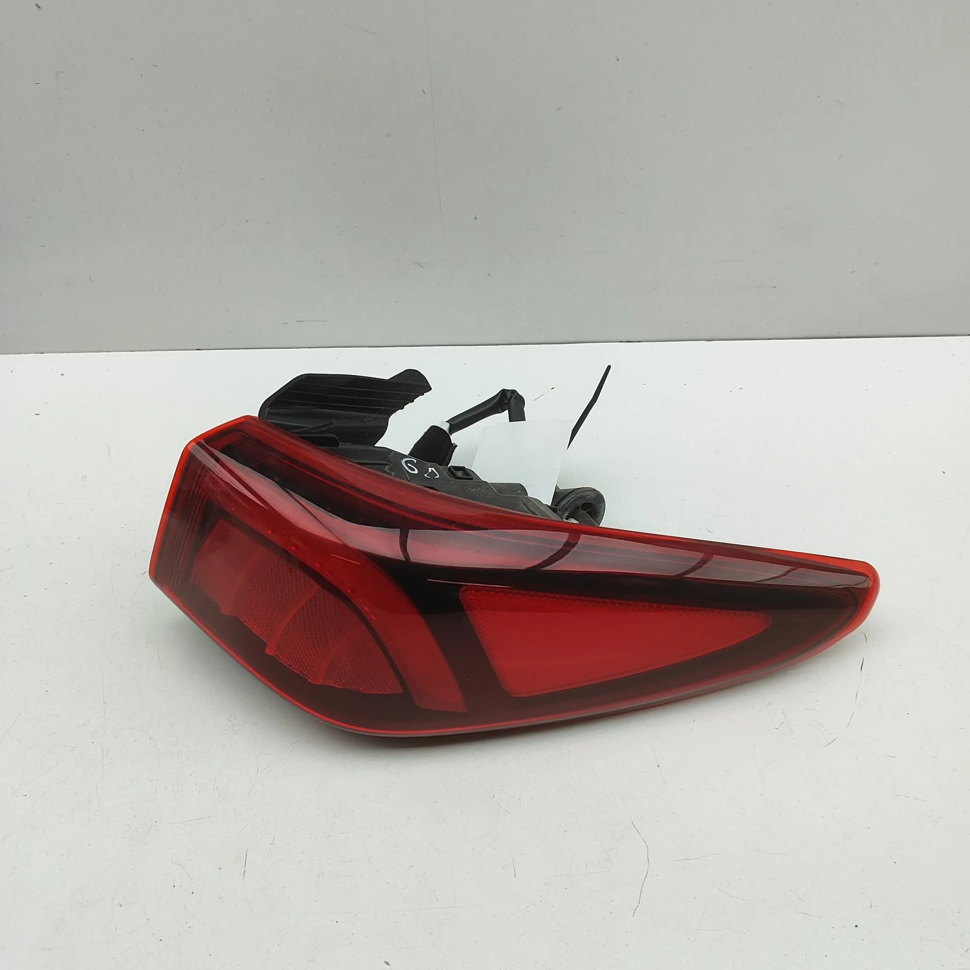 Hyundai Kona Rear Right Tail Light Rear Right Tail Light — HYUNDAI KONA (2017-...)...